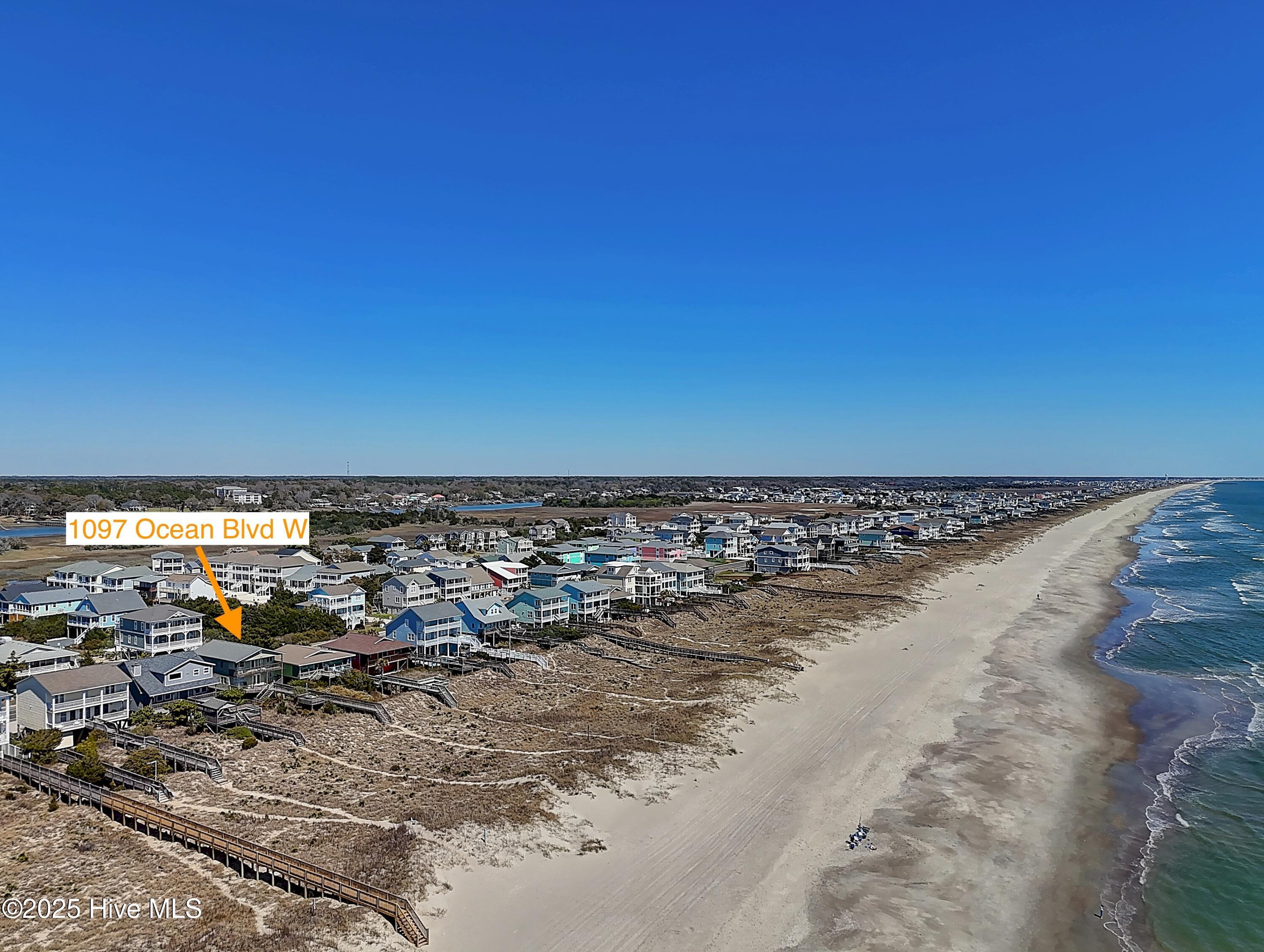 100497729 | Photo 47