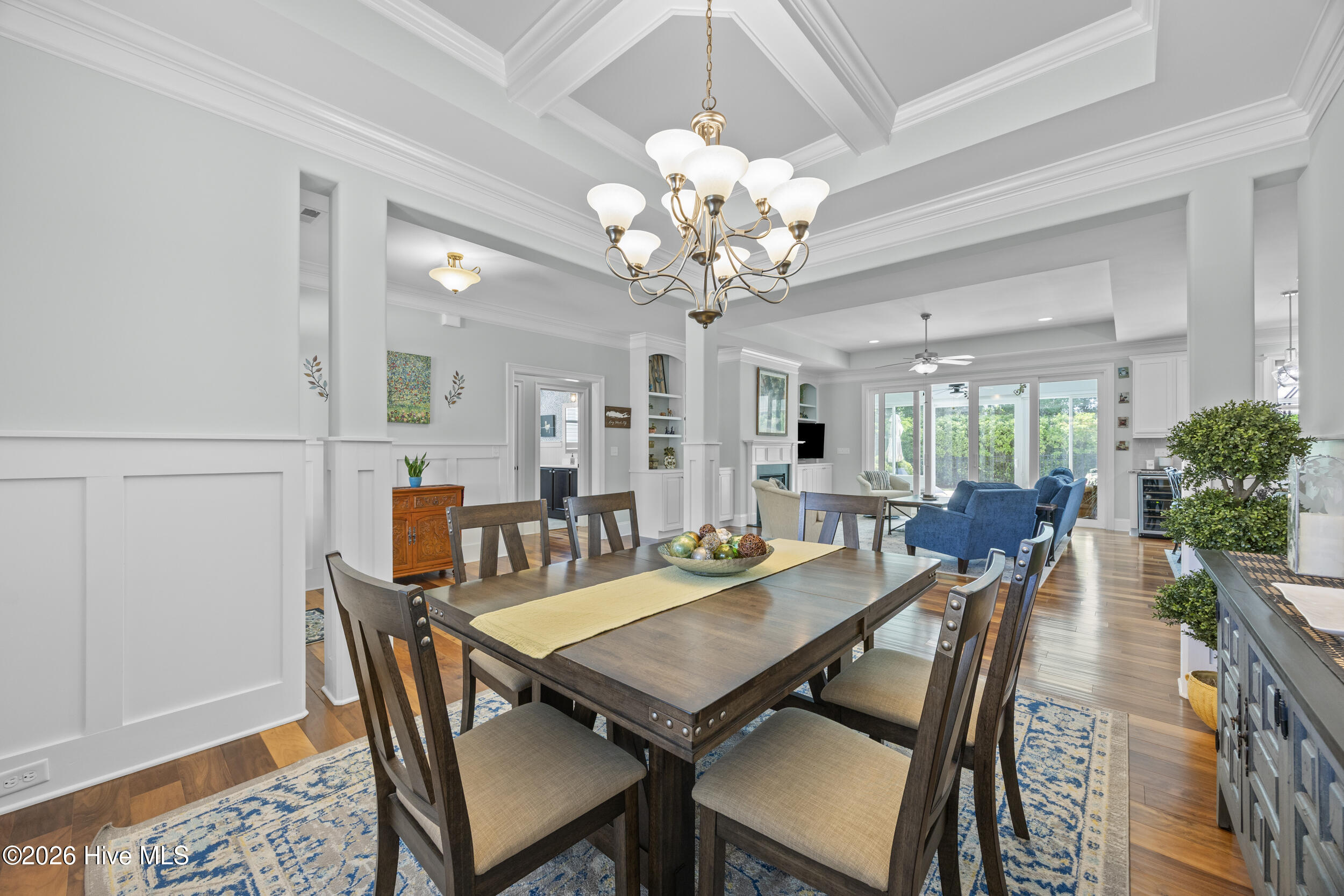 100565647 | Photo 22