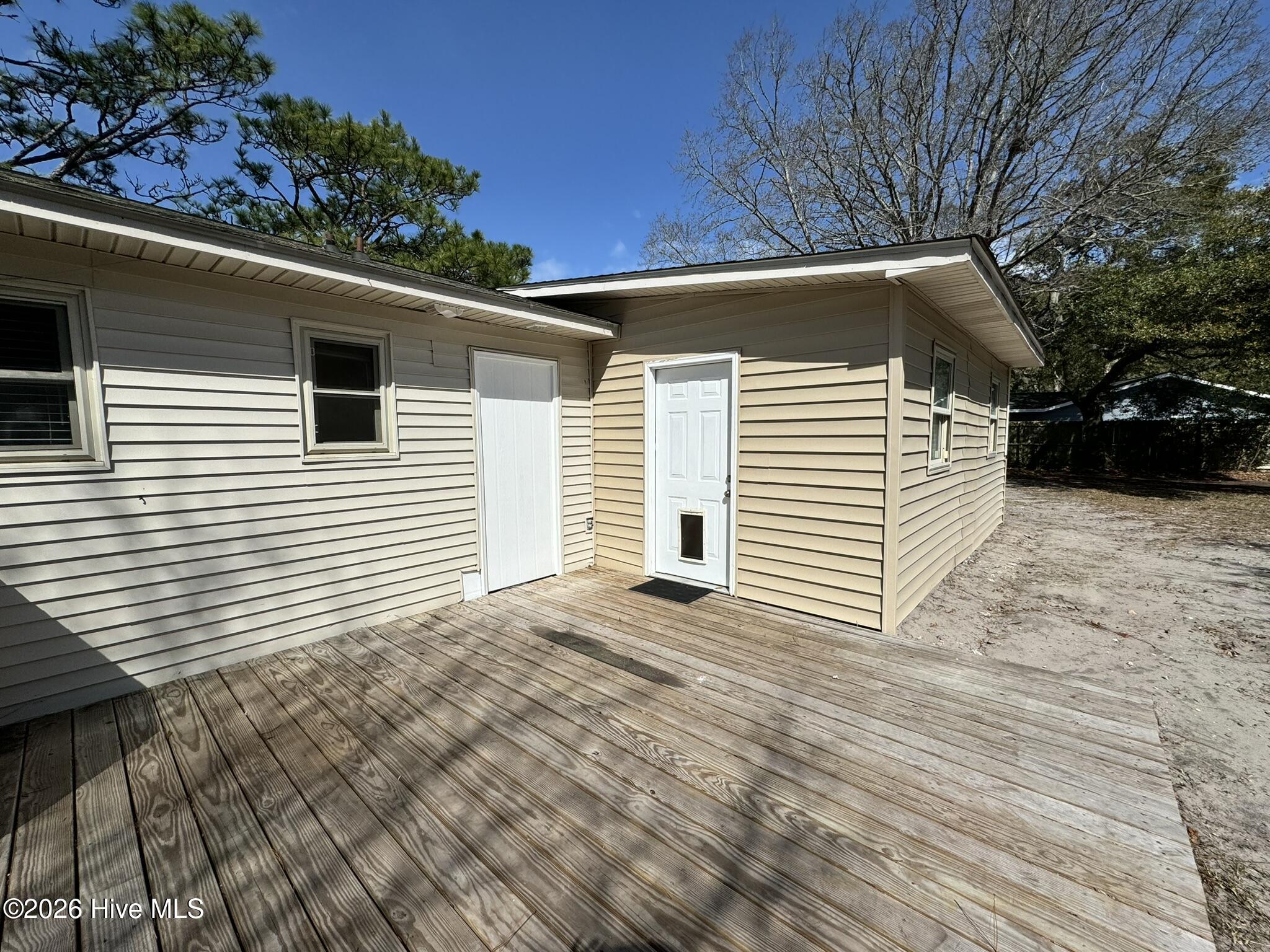 100548301 | Photo 22