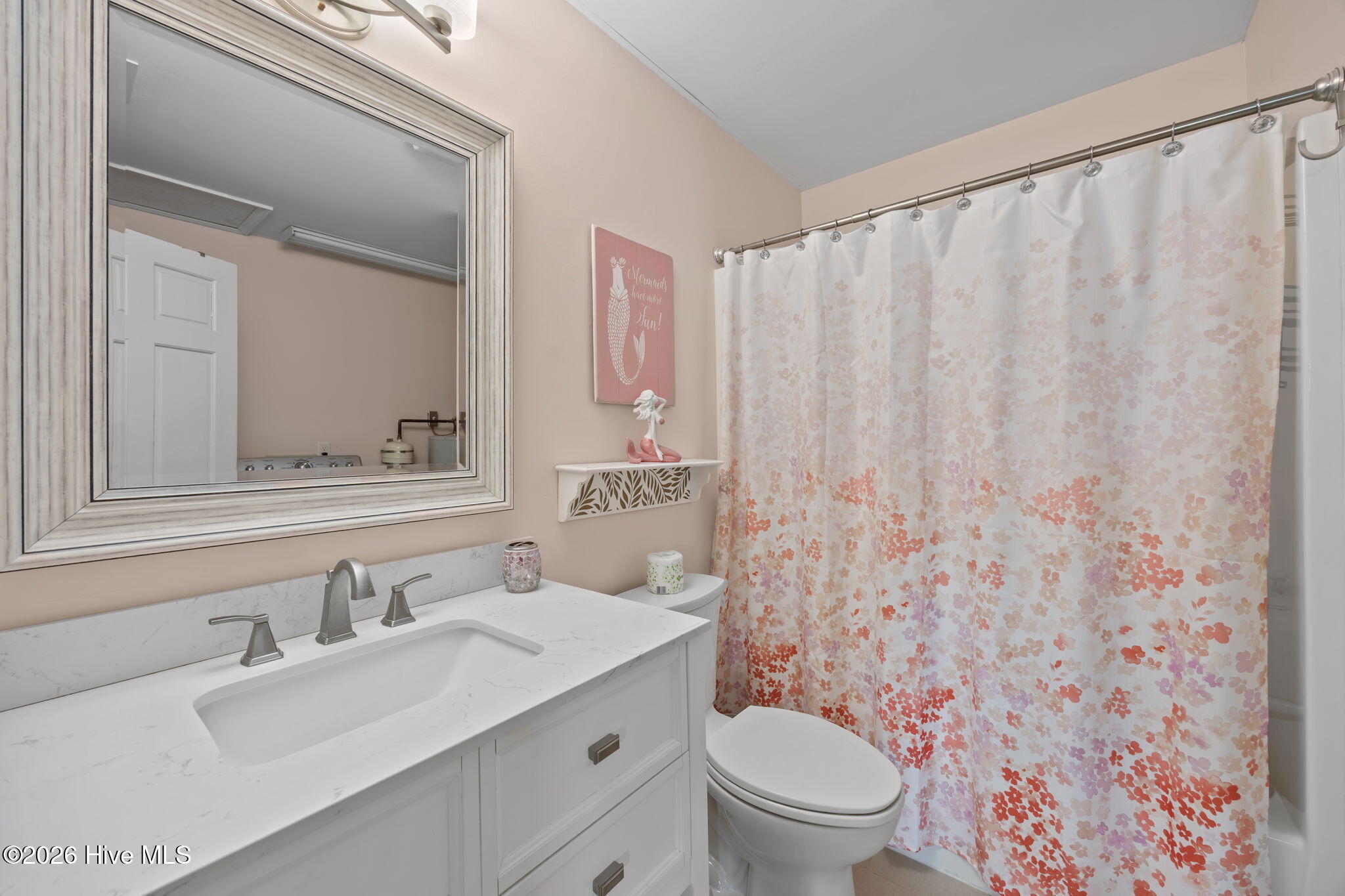 100553984 | Photo 40