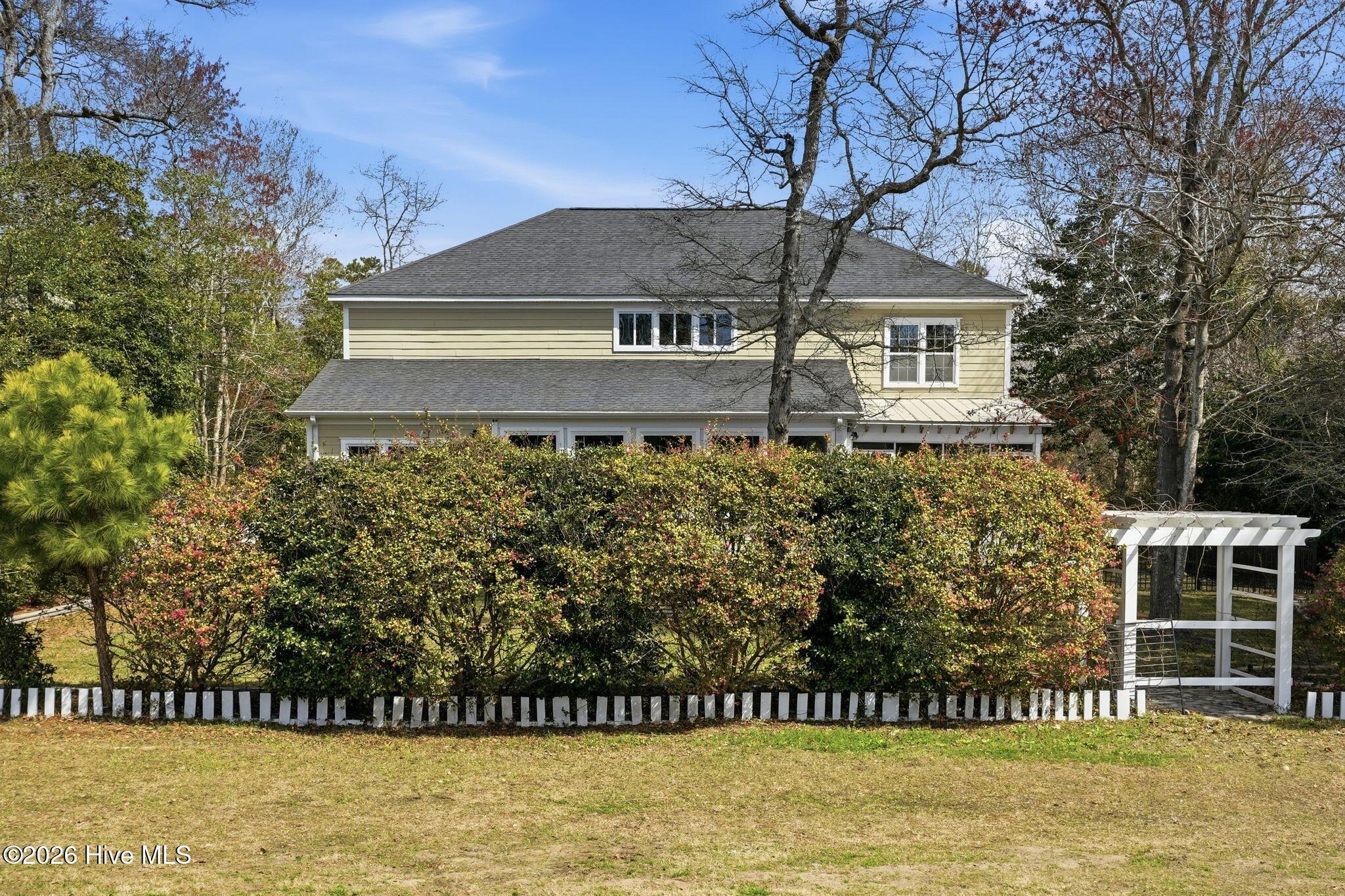 100560935 | Photo 85