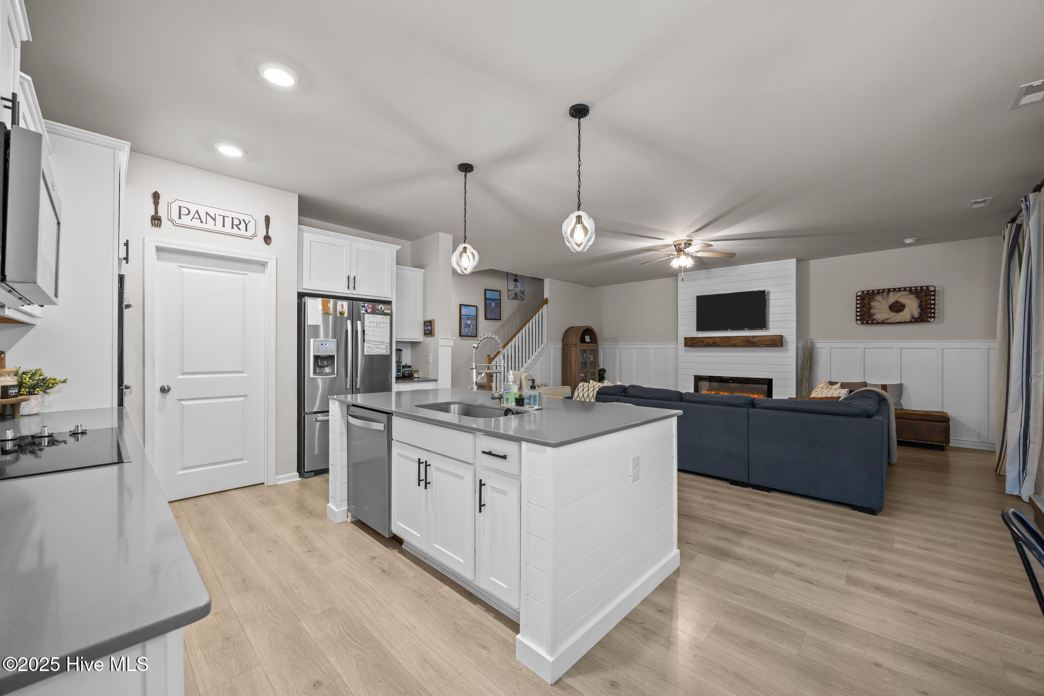 100535538 | Photo 16