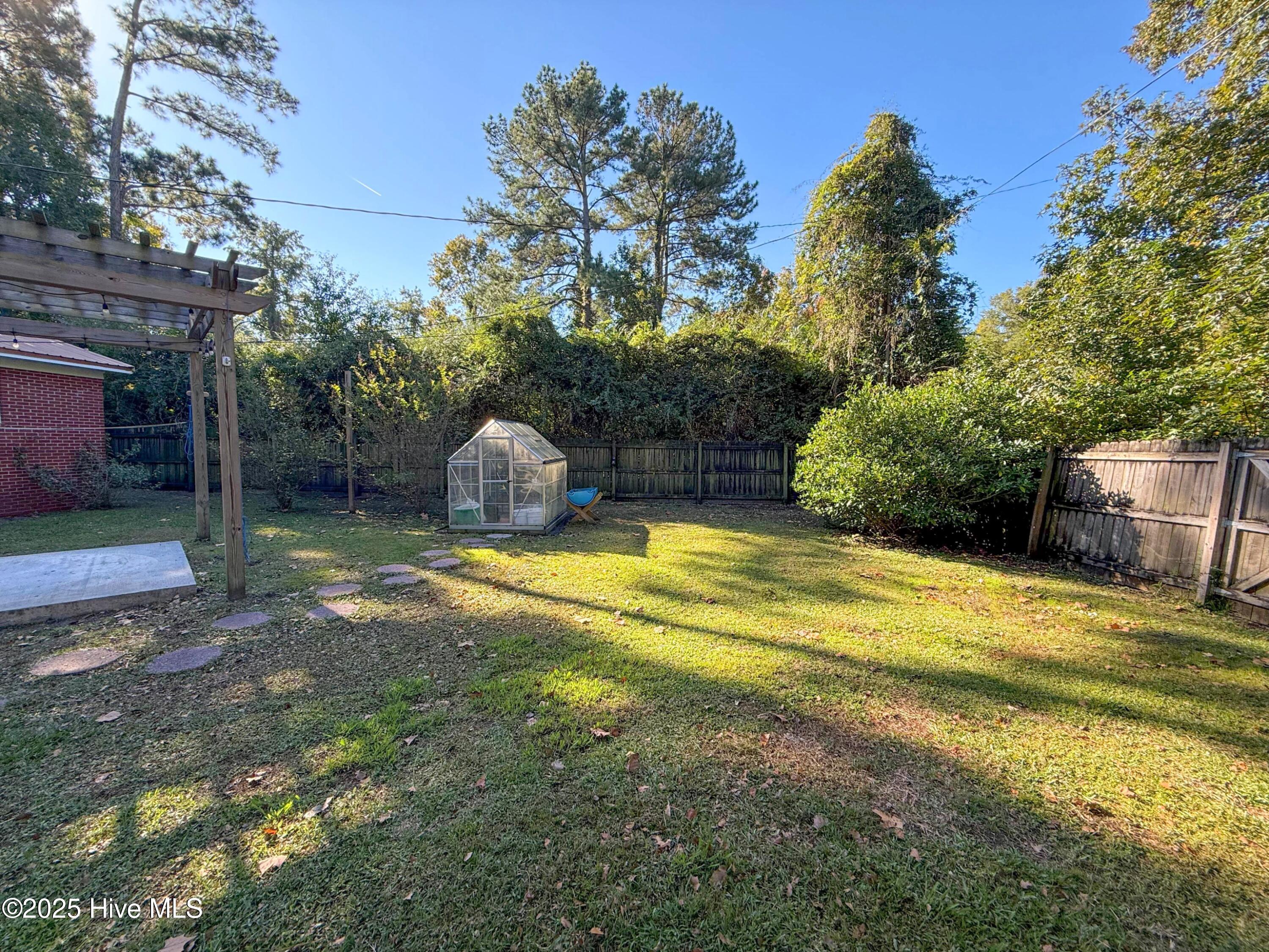 100537869 | Photo 53