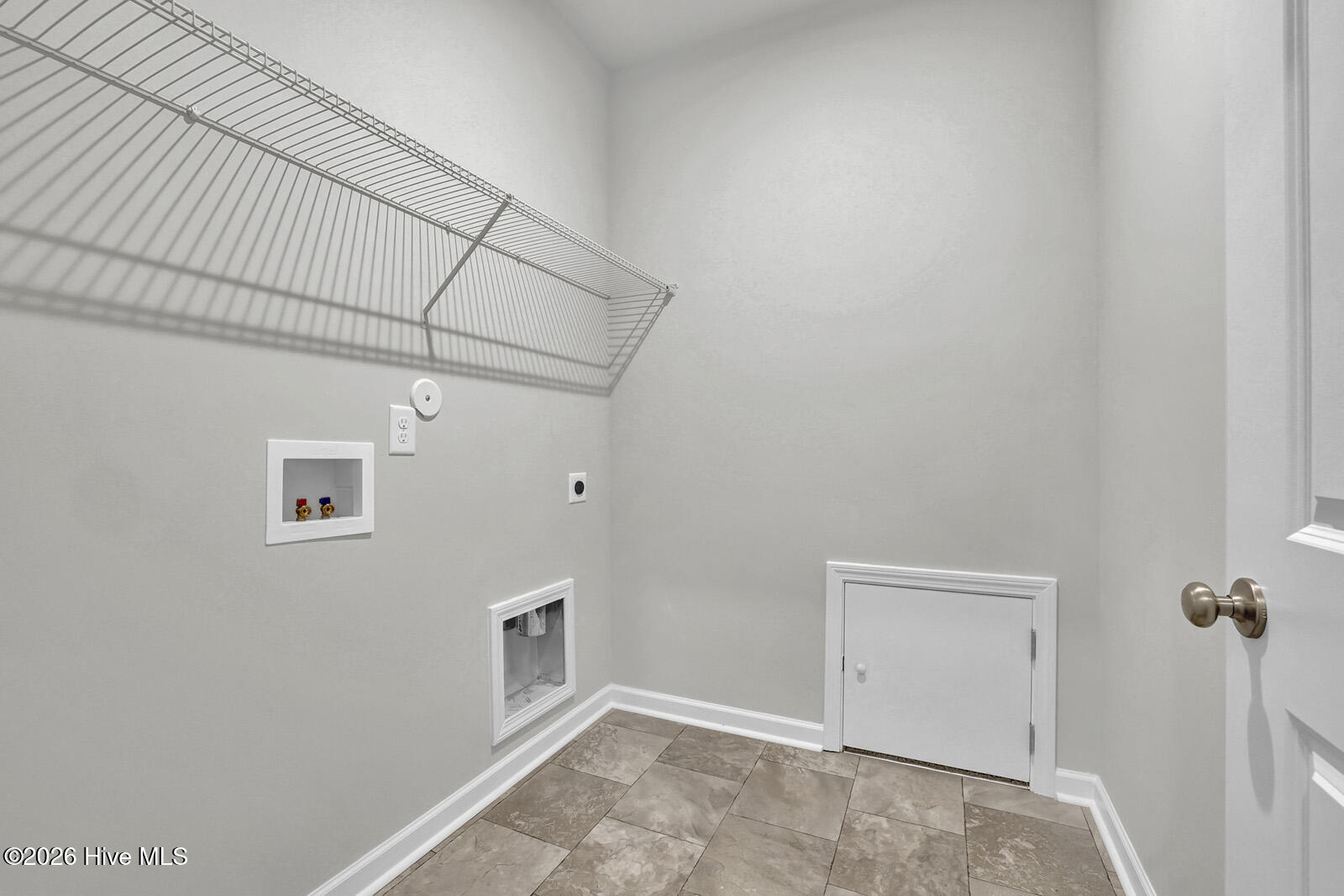 100550118 | Photo 19