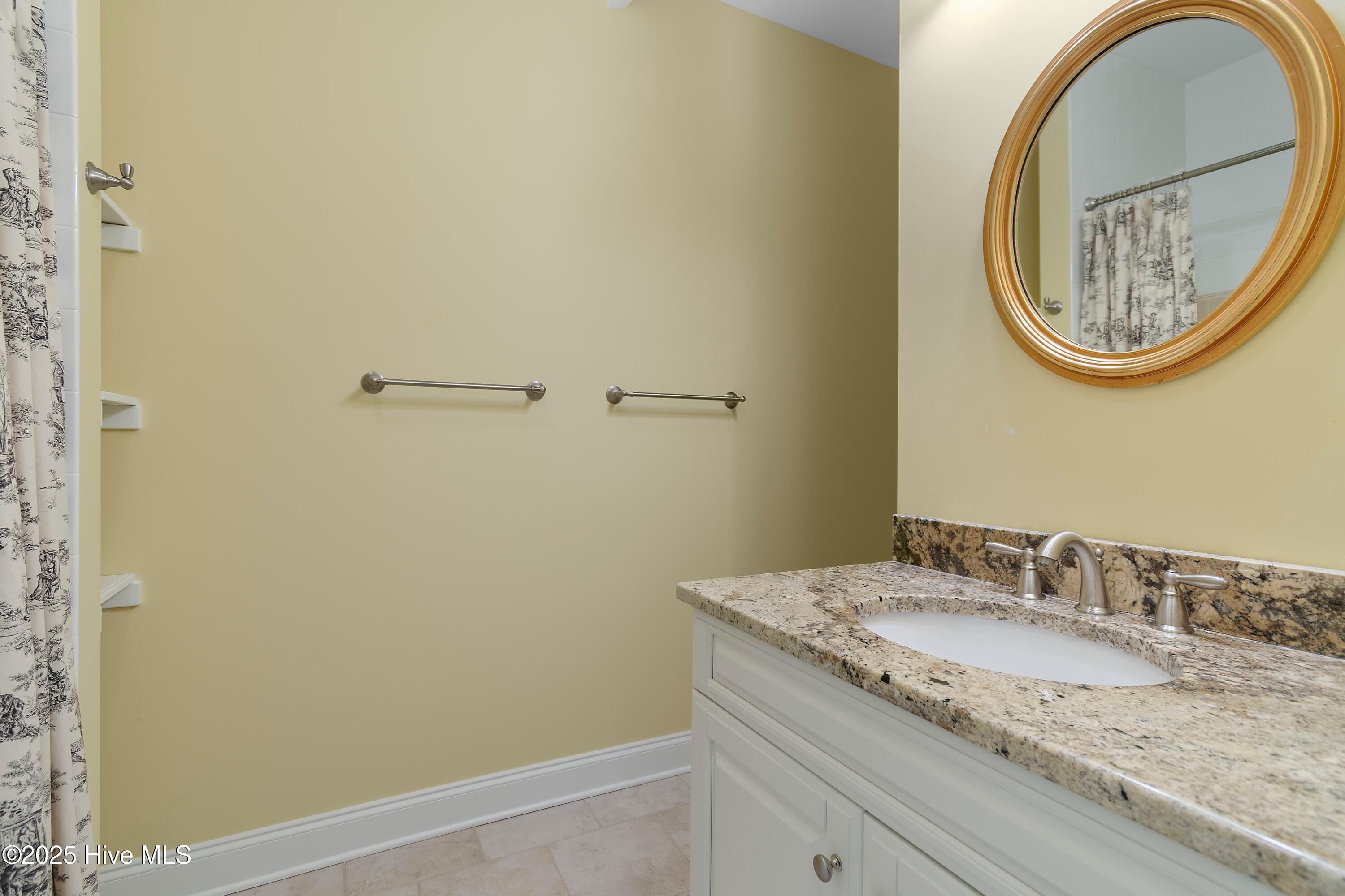 100537918 | Photo 33