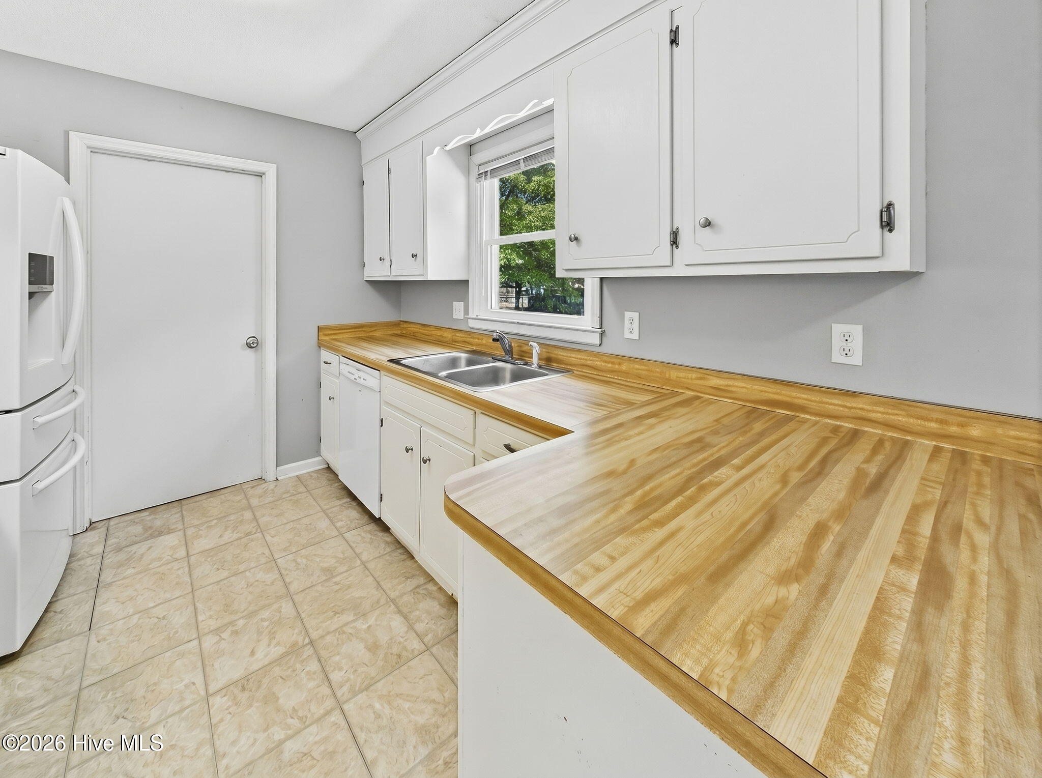 100569518 | Photo 16