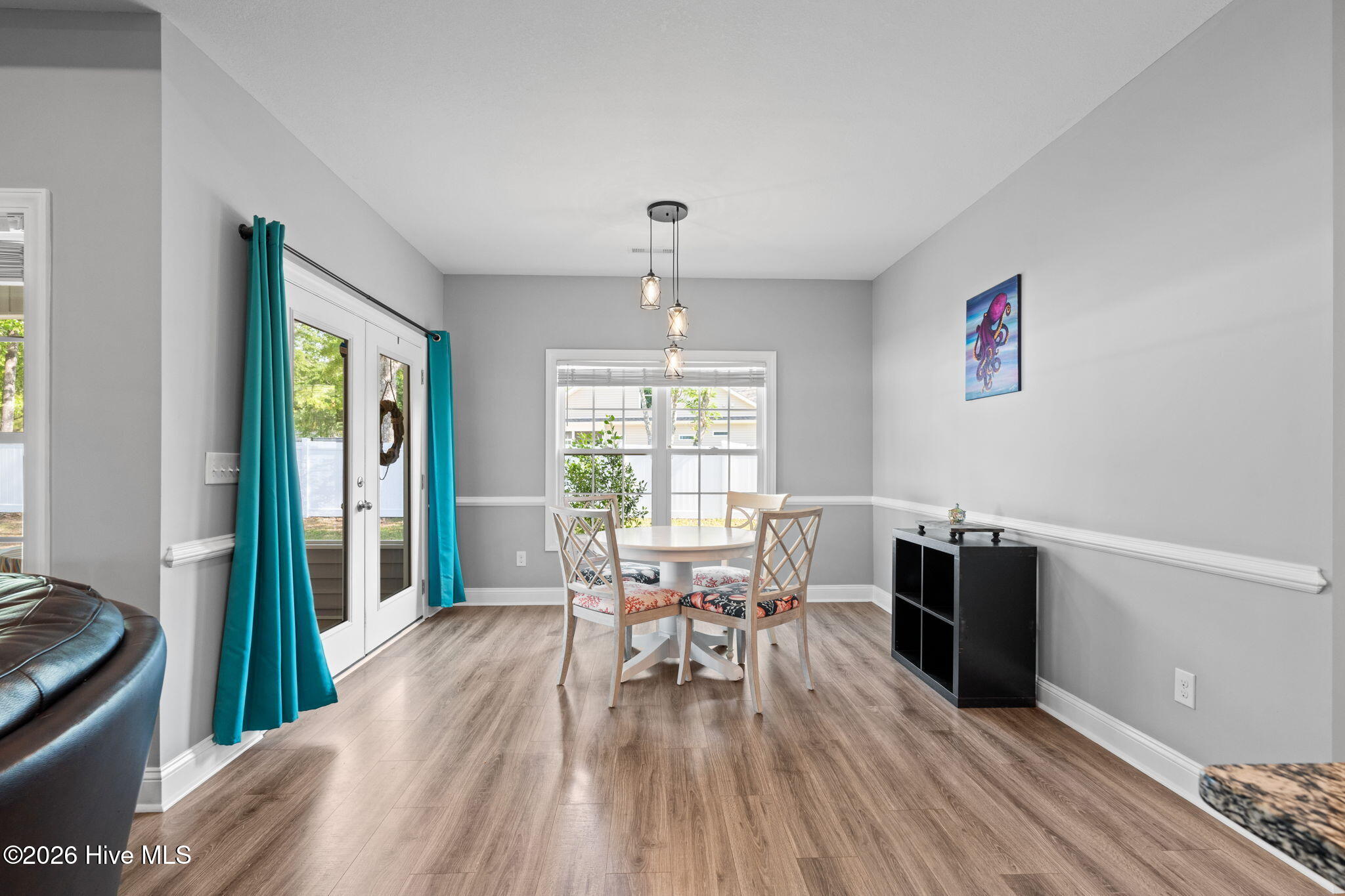 100568140 | Photo 14