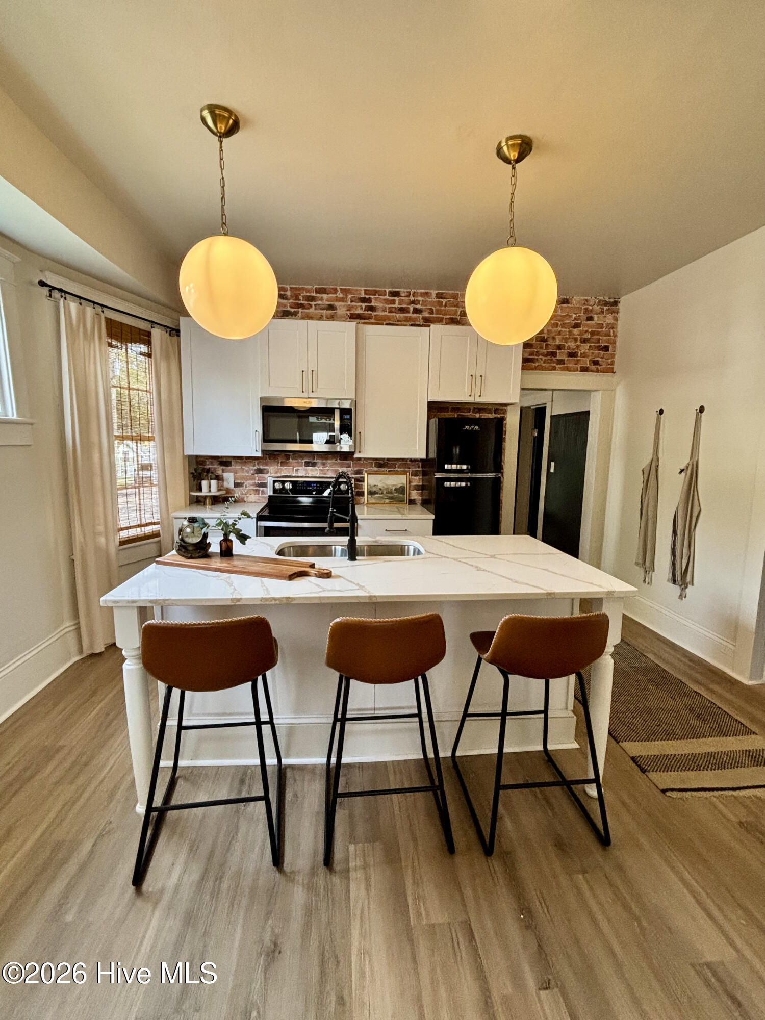 100556581 | Photo 16