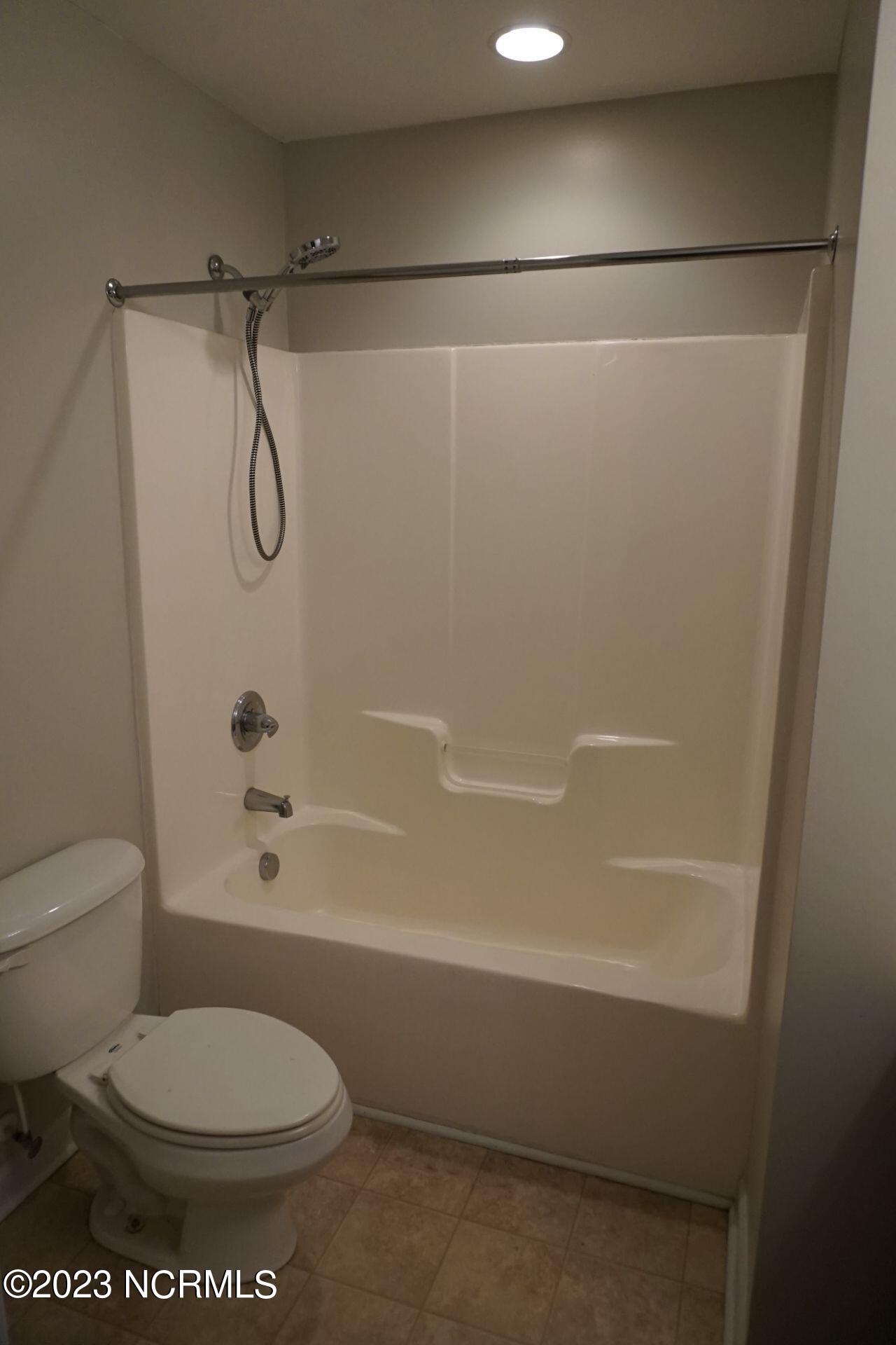 100569327 | Photo 22