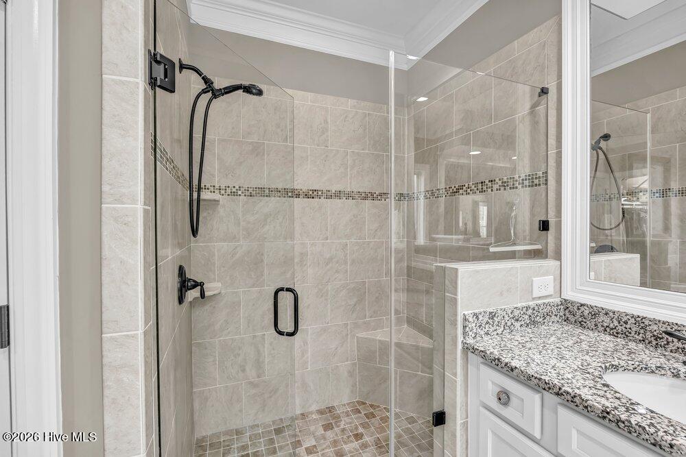 100553268 | Photo 19