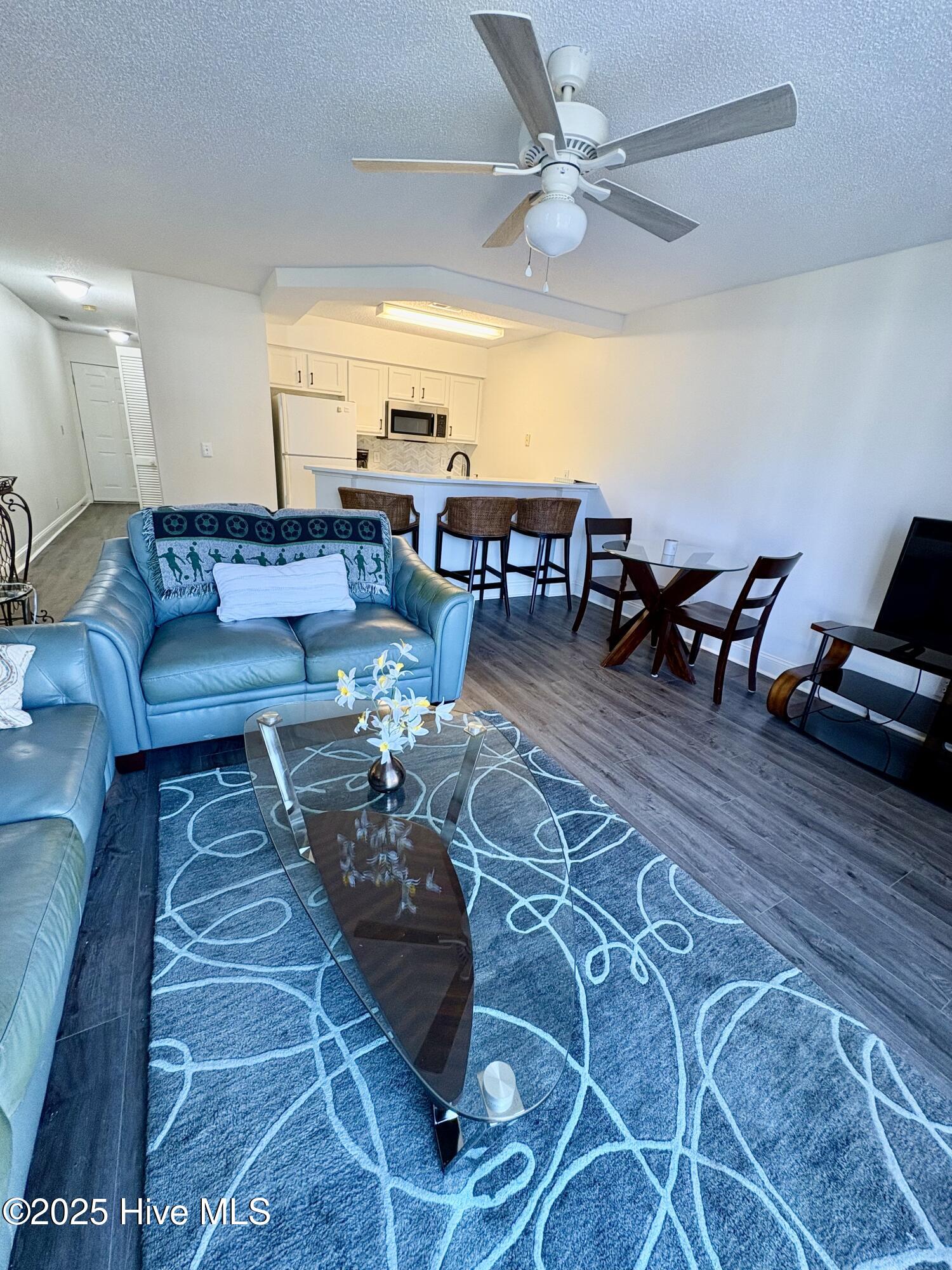 100541228 | Photo 11