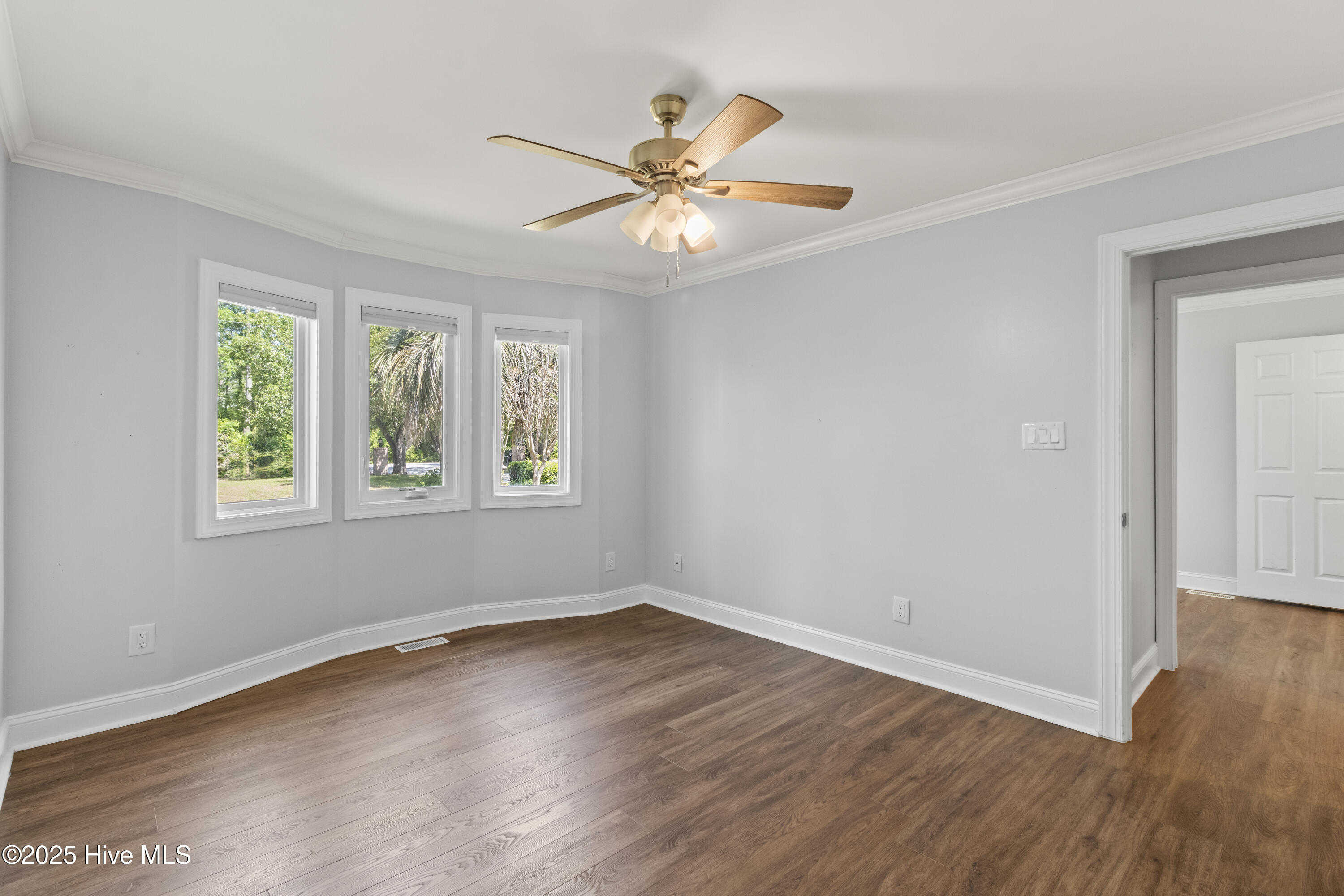 100556358 | Photo 31