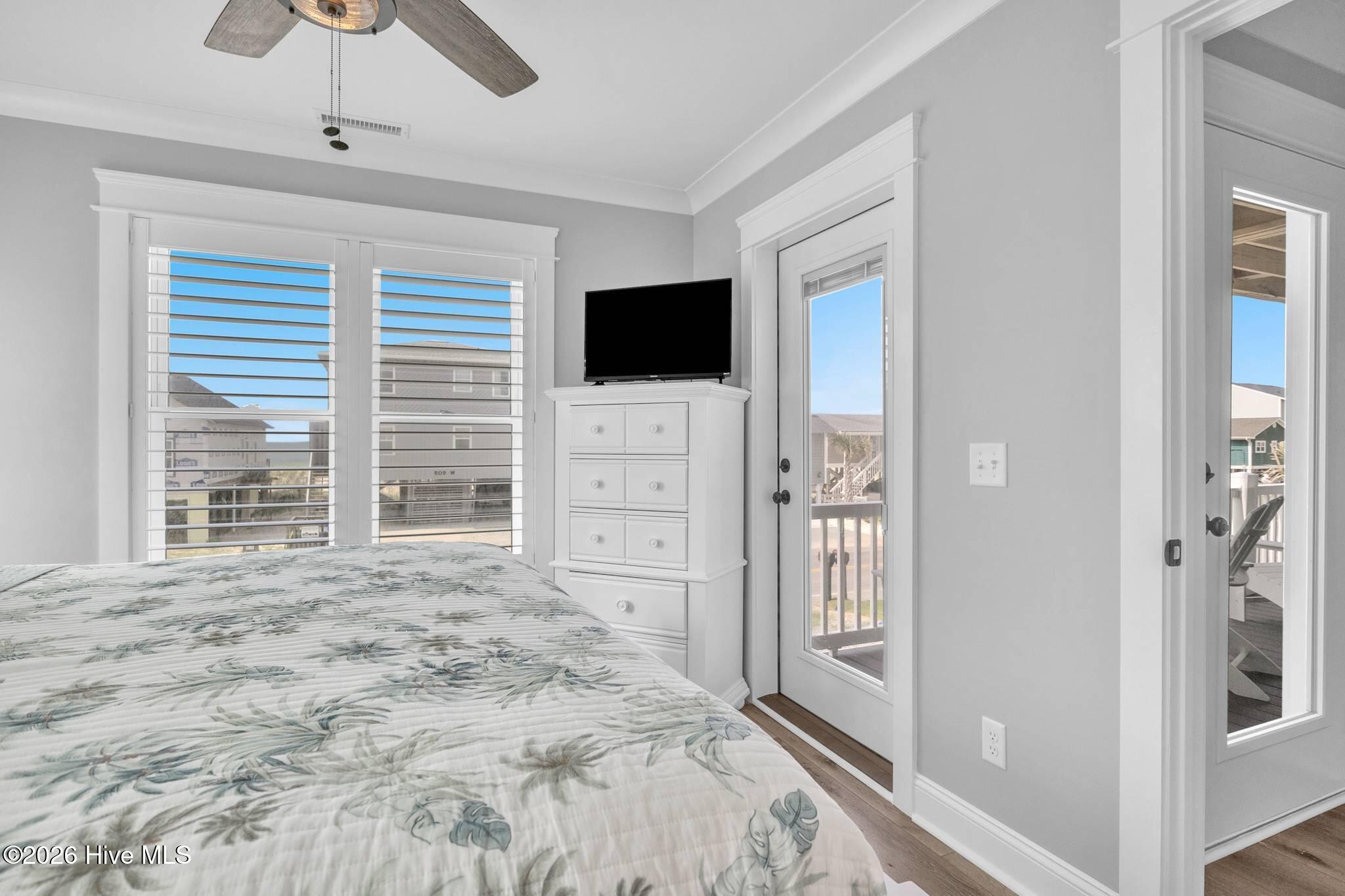 100558345 | Photo 39