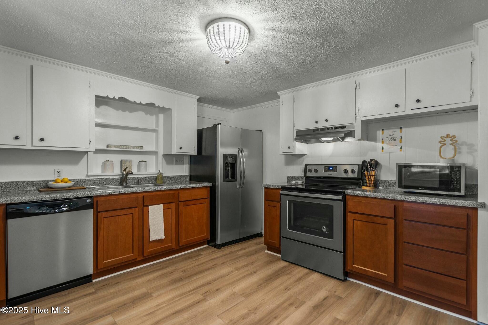 100503107 | Photo 15