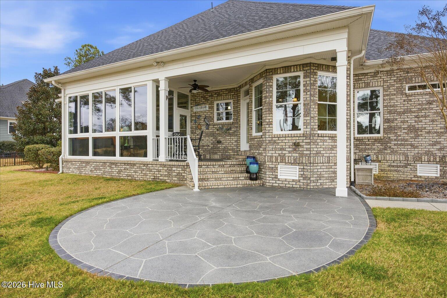 100549757 | Photo 40