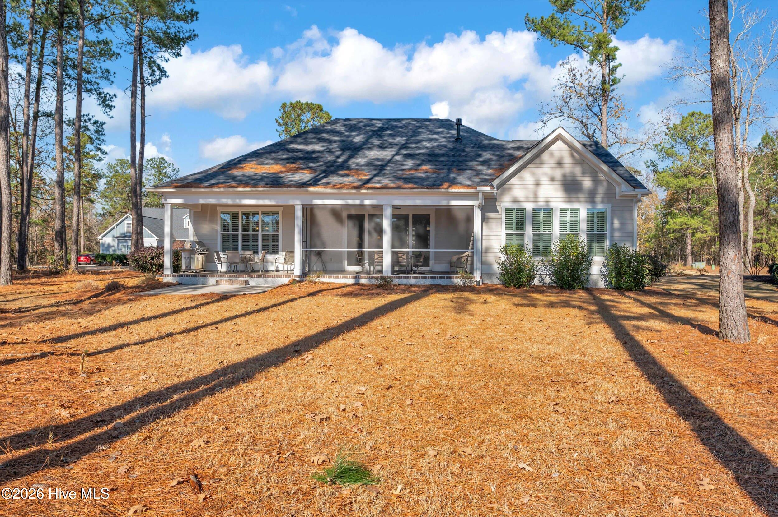 100545849 | Photo 35