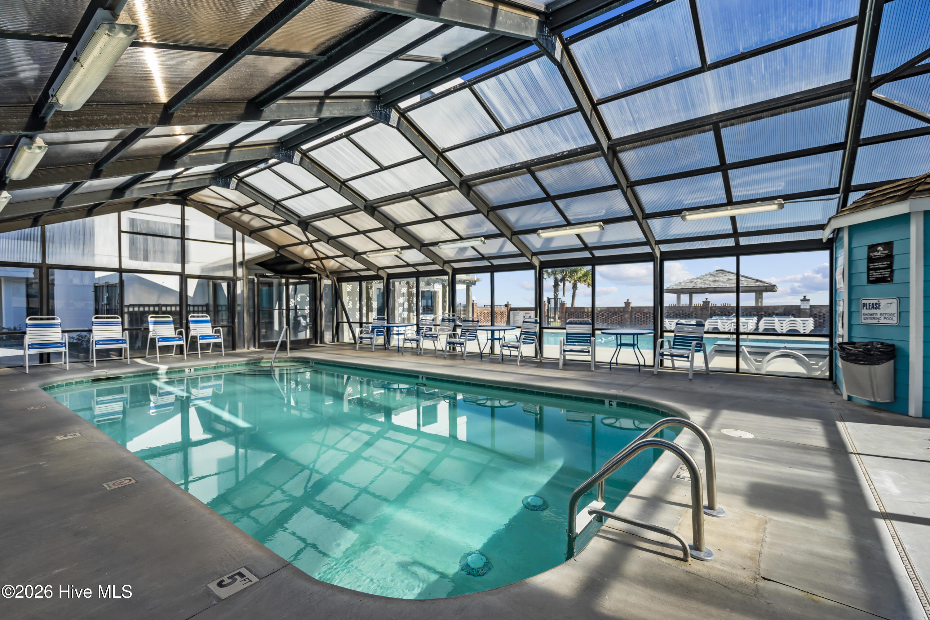 100565649 | Photo 56