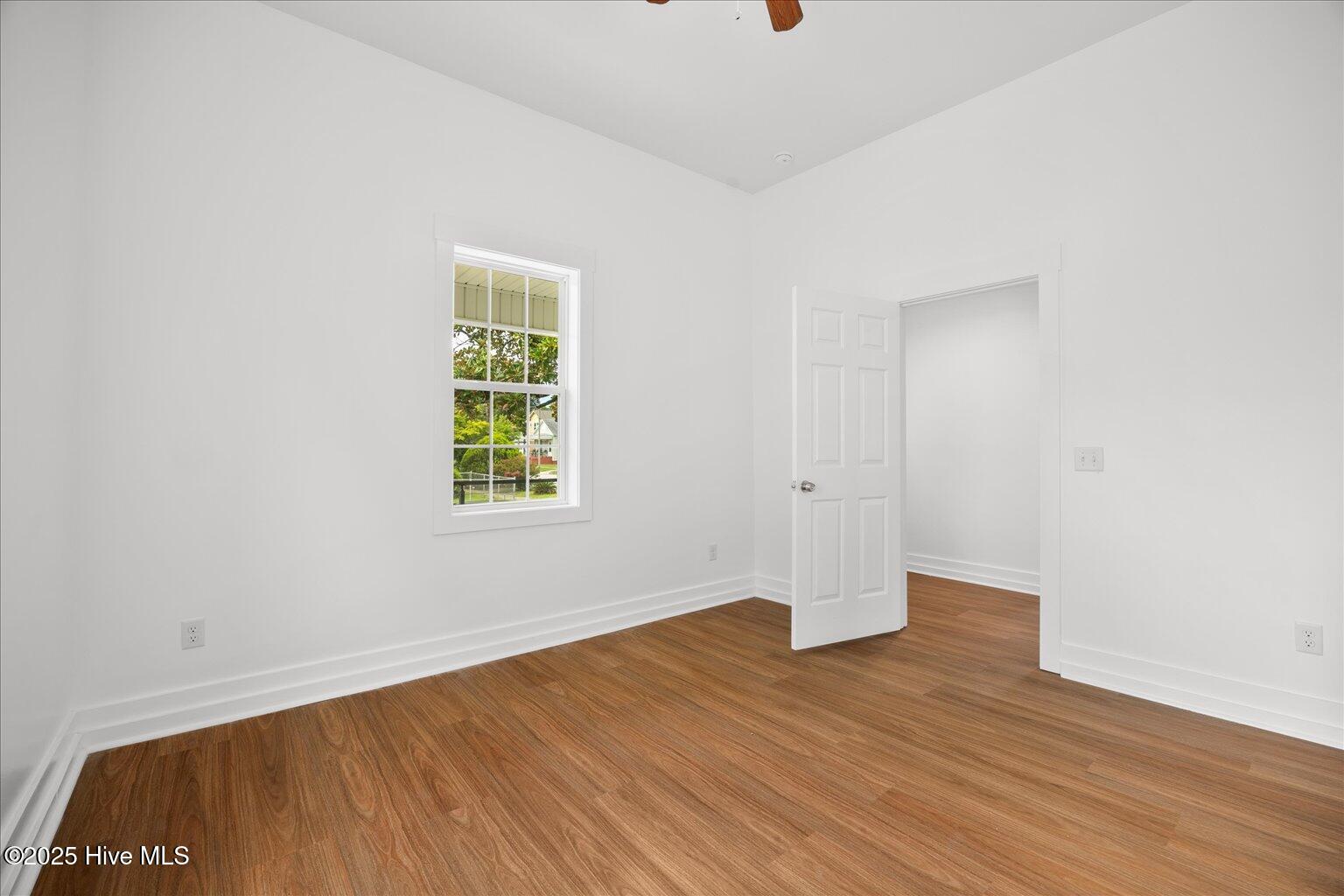 100519380 | Photo 22