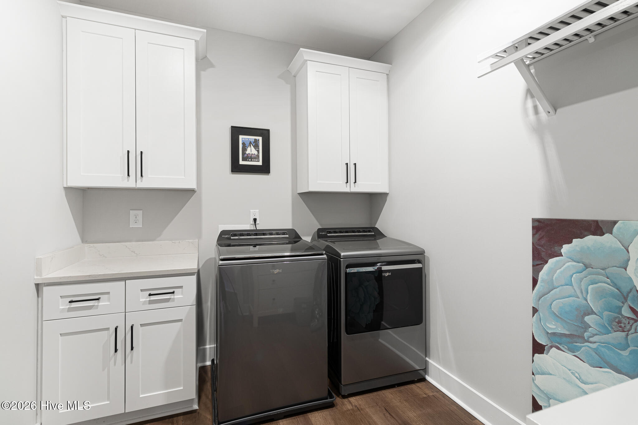 100556315 | Photo 33