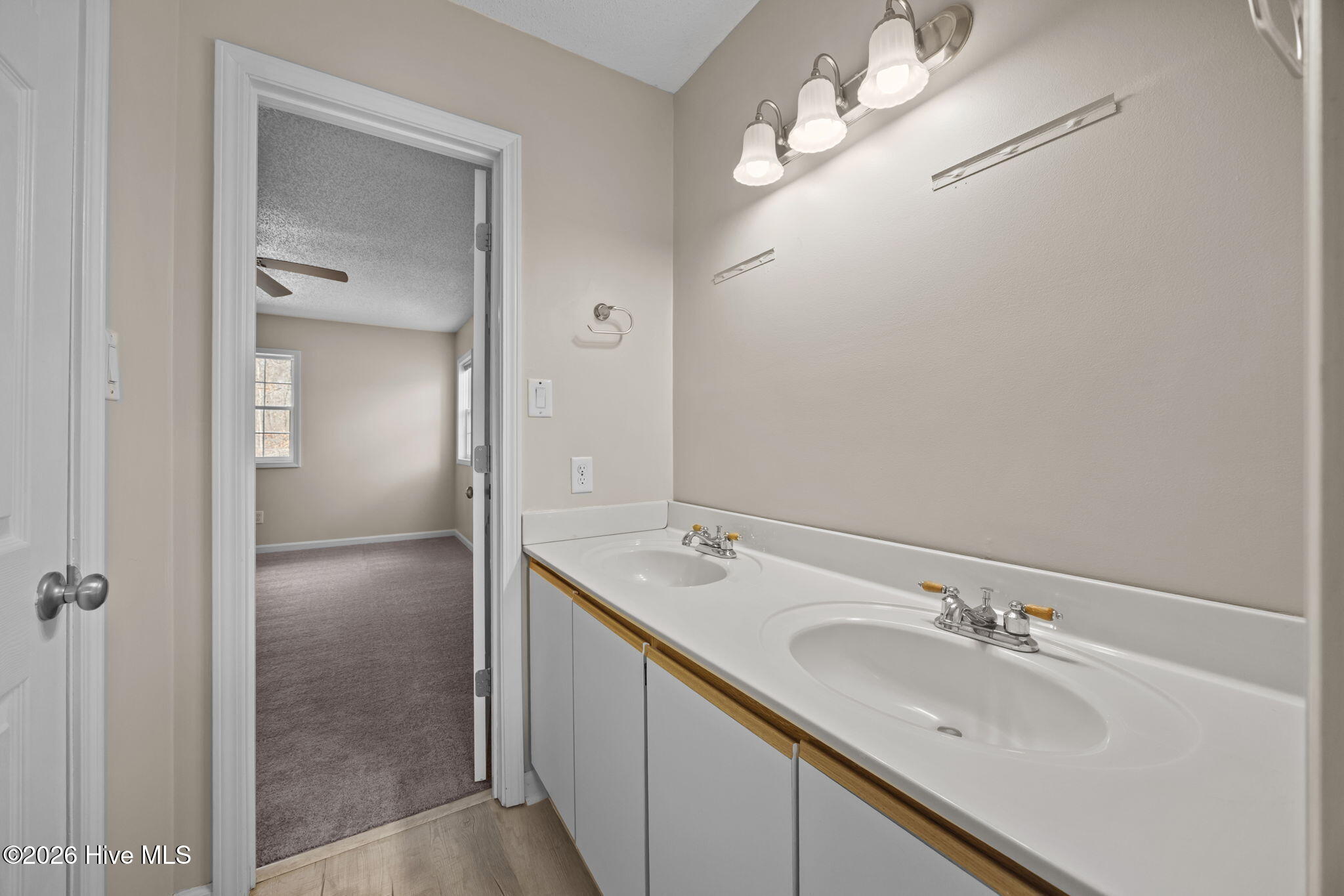 100556691 | Photo 26