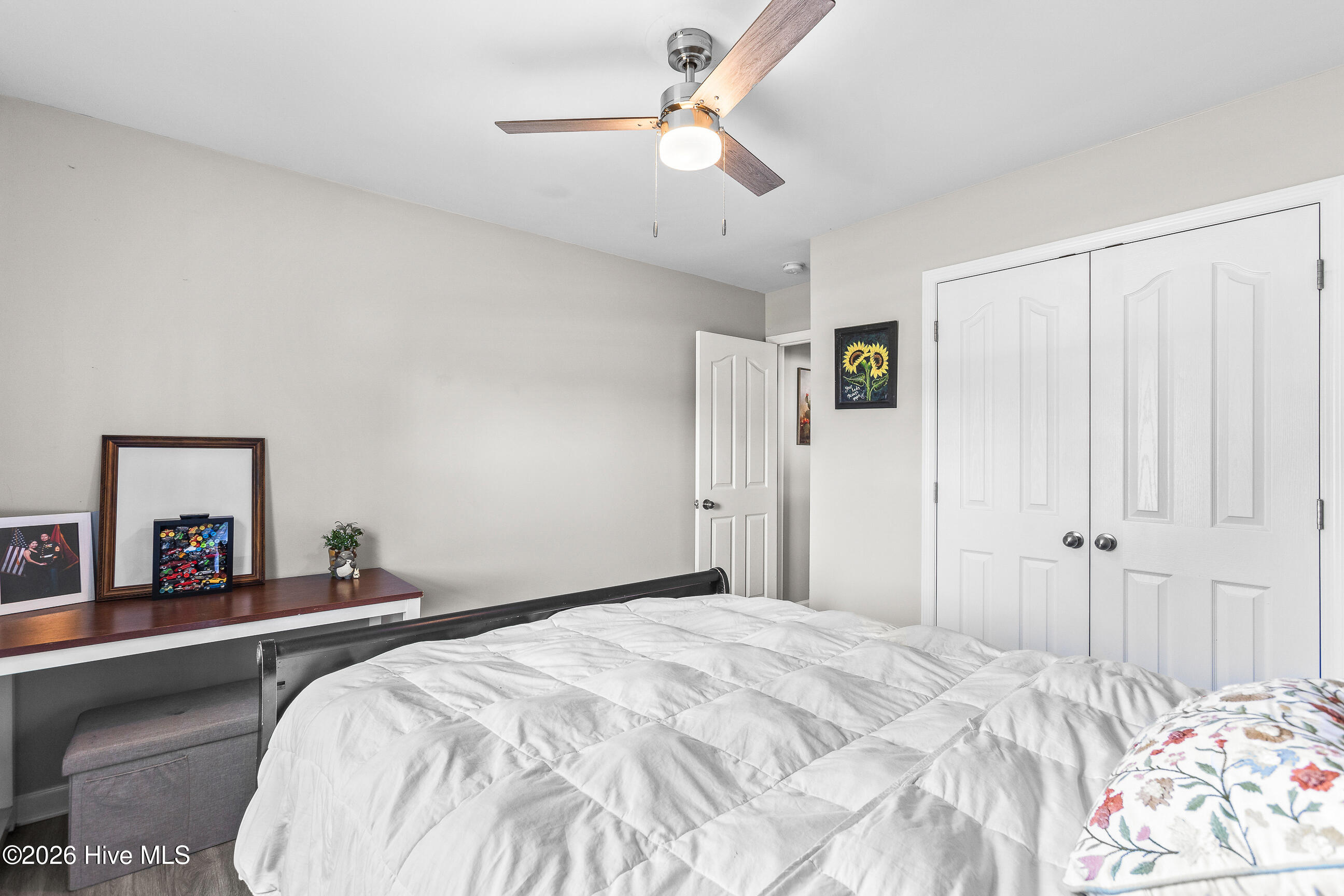 100568370 | Photo 18