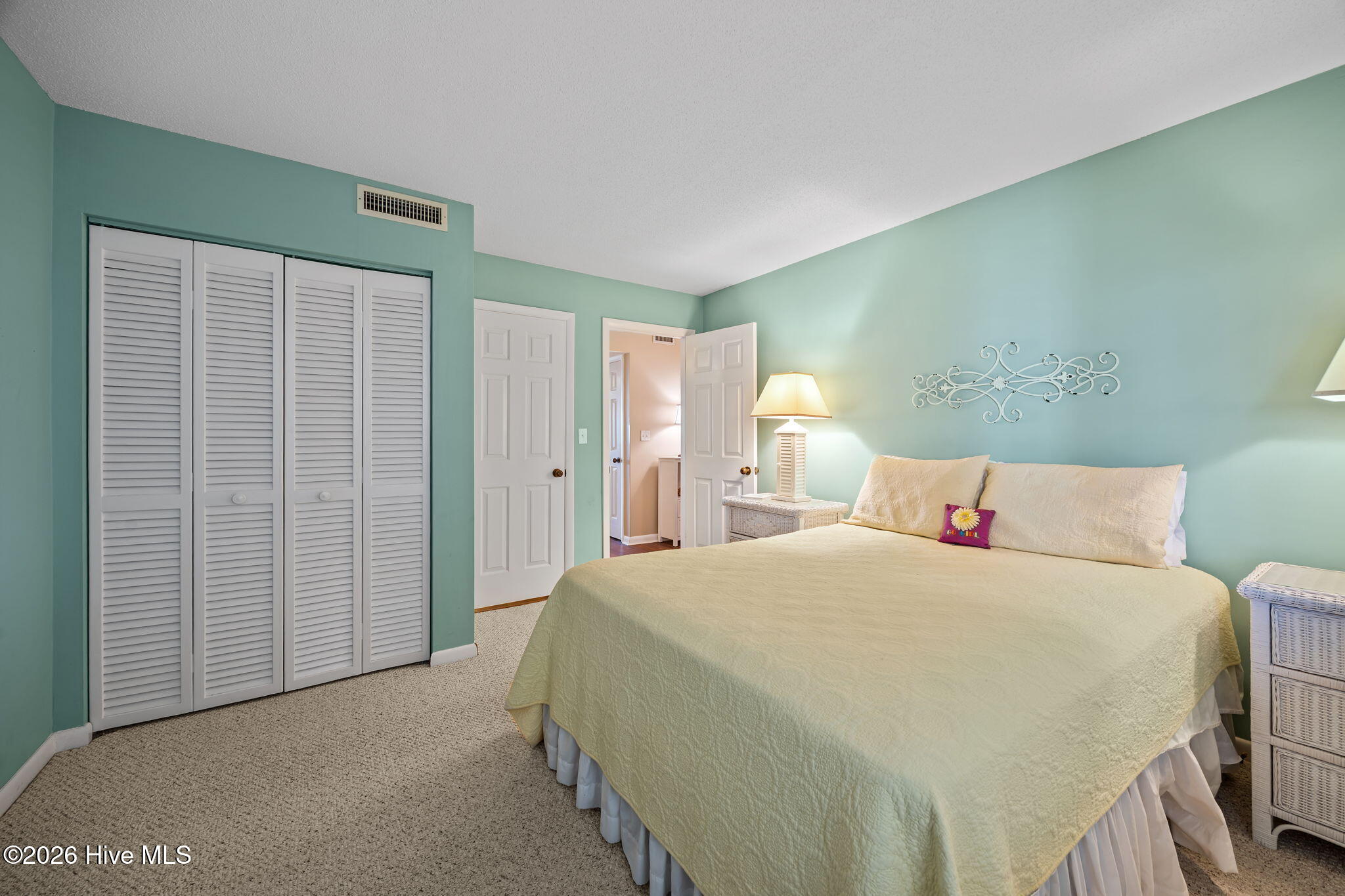 100565506 | Photo 25