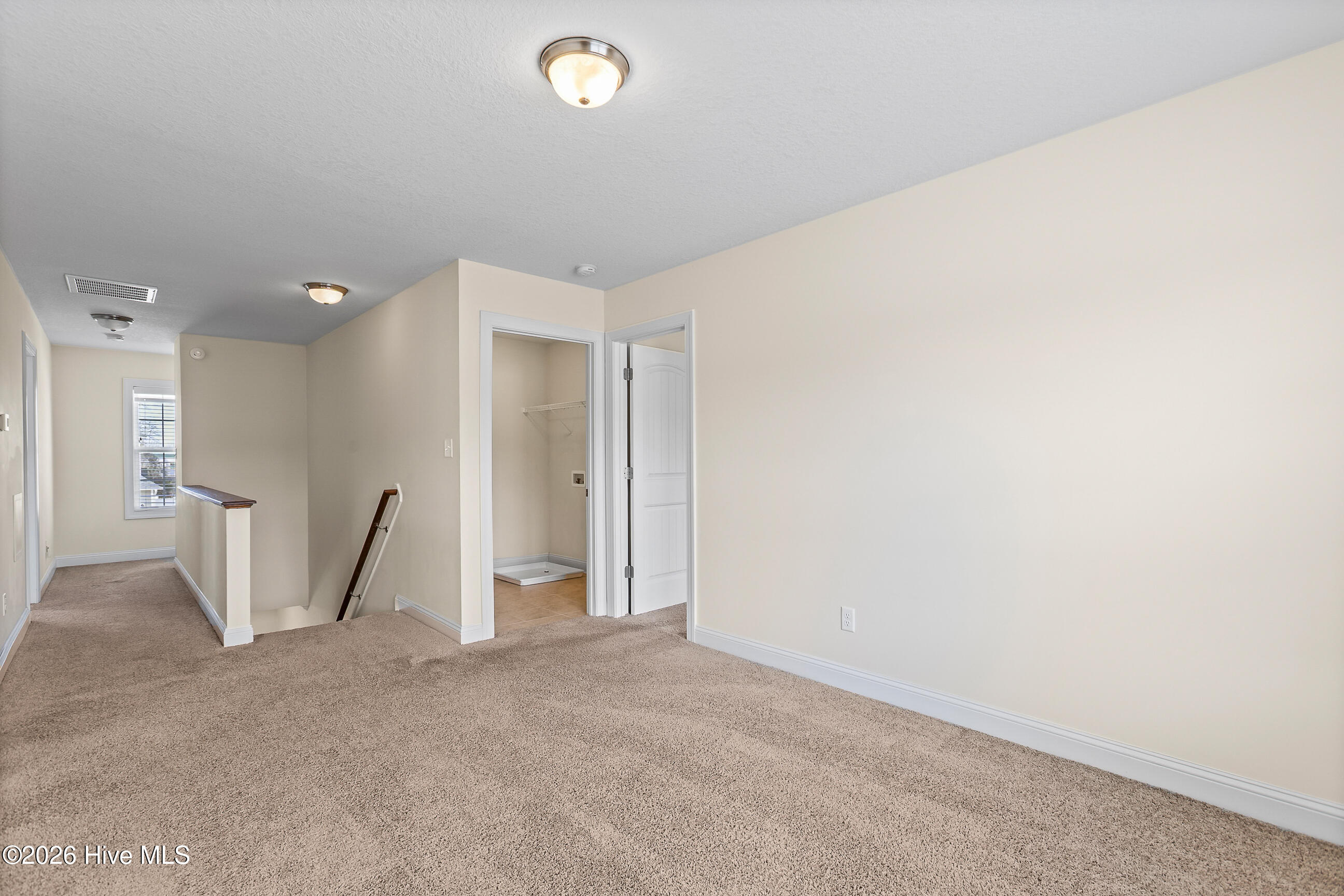 100557533 | Photo 19