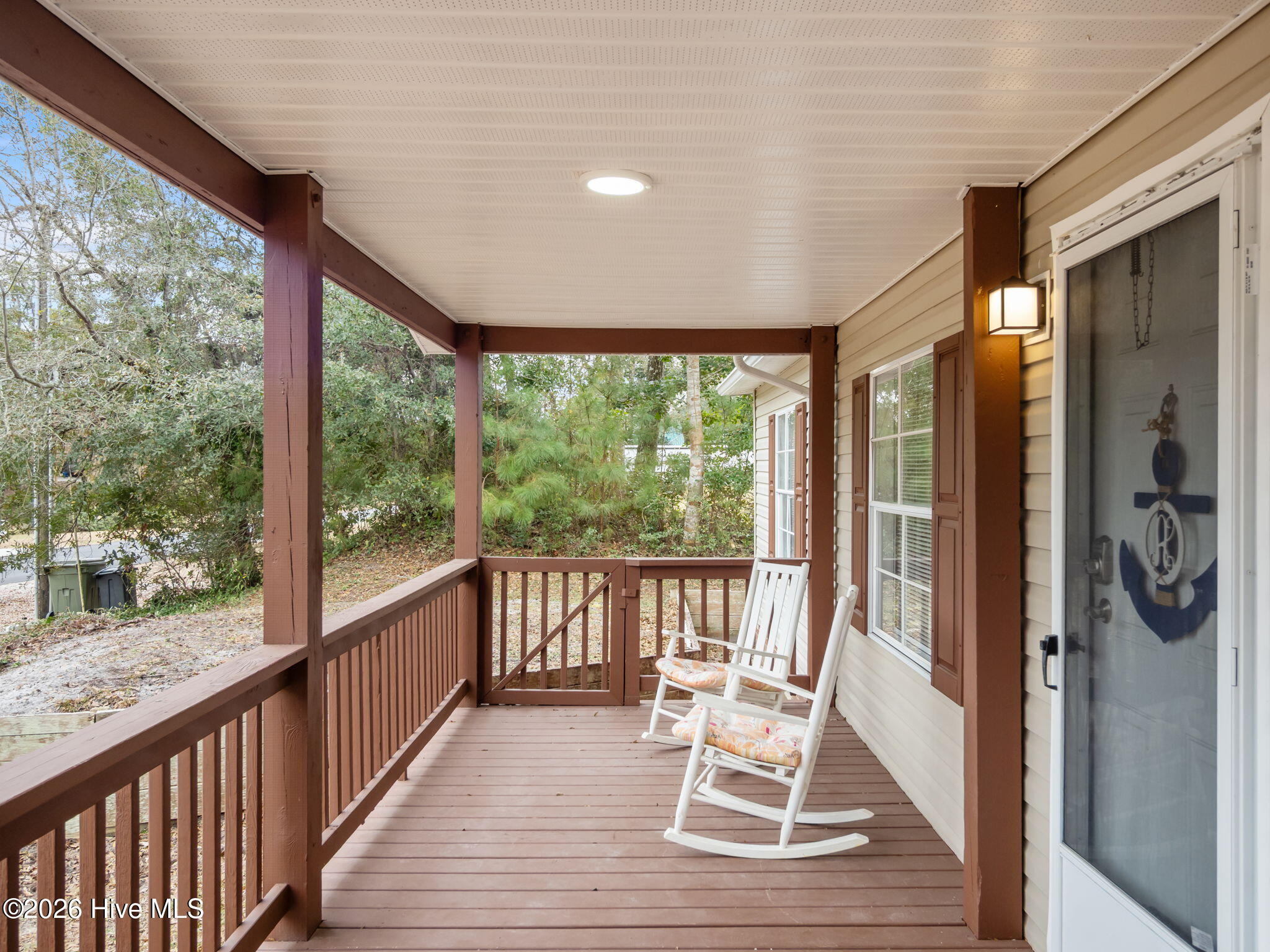 100548525 | Photo 37