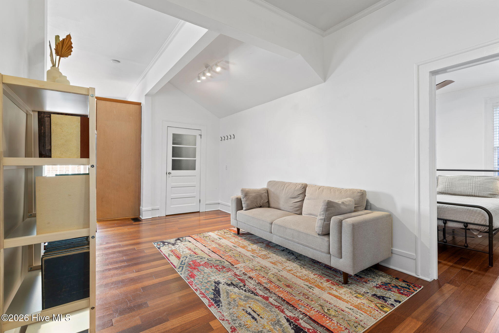 100550239 | Photo 16