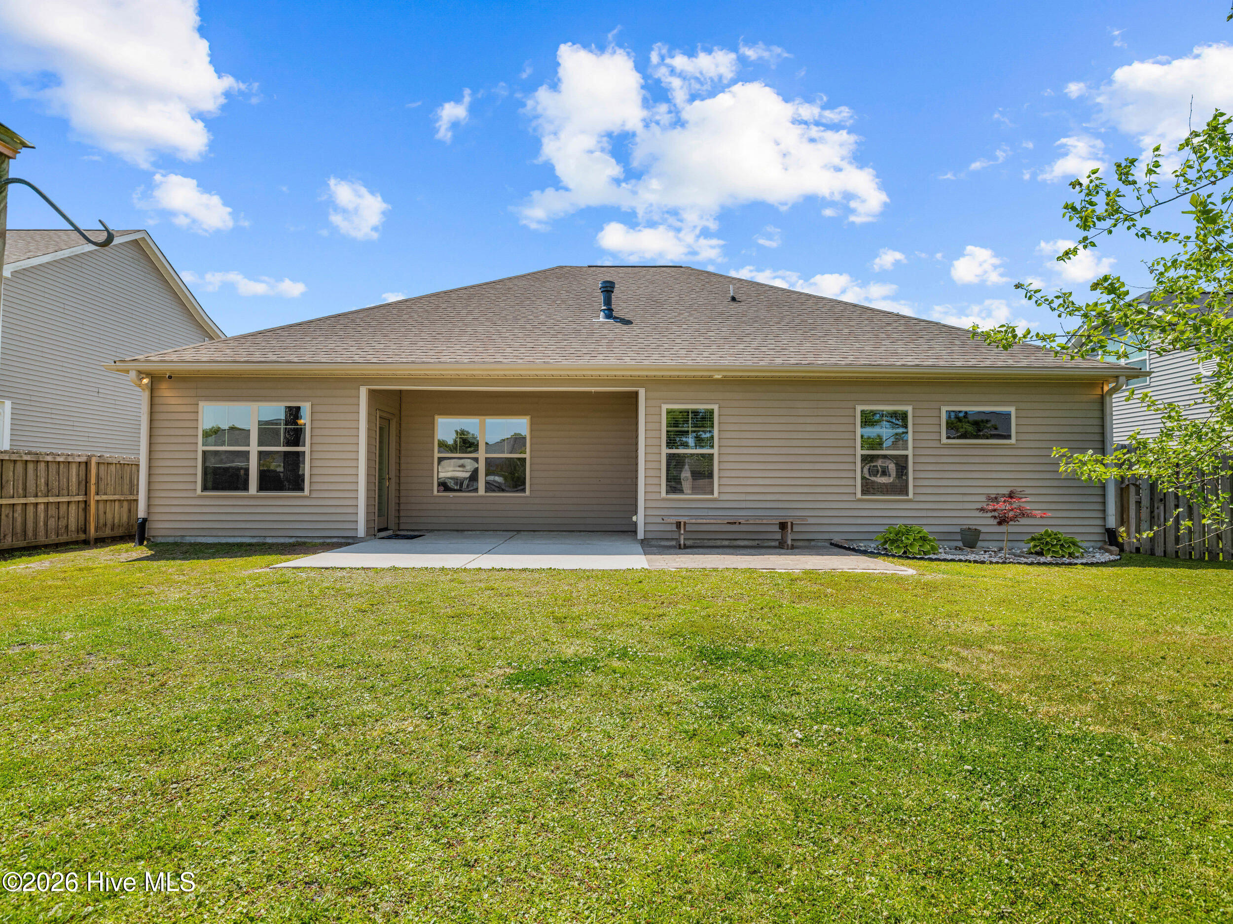 100567320 | Photo 41