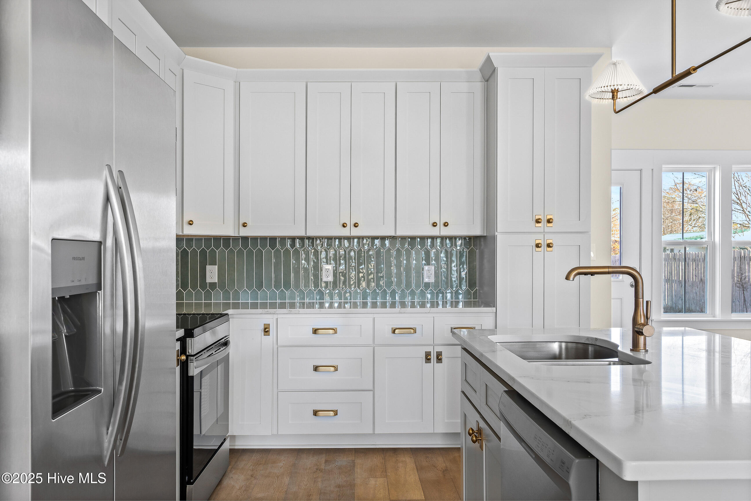 100546129 | Photo 10