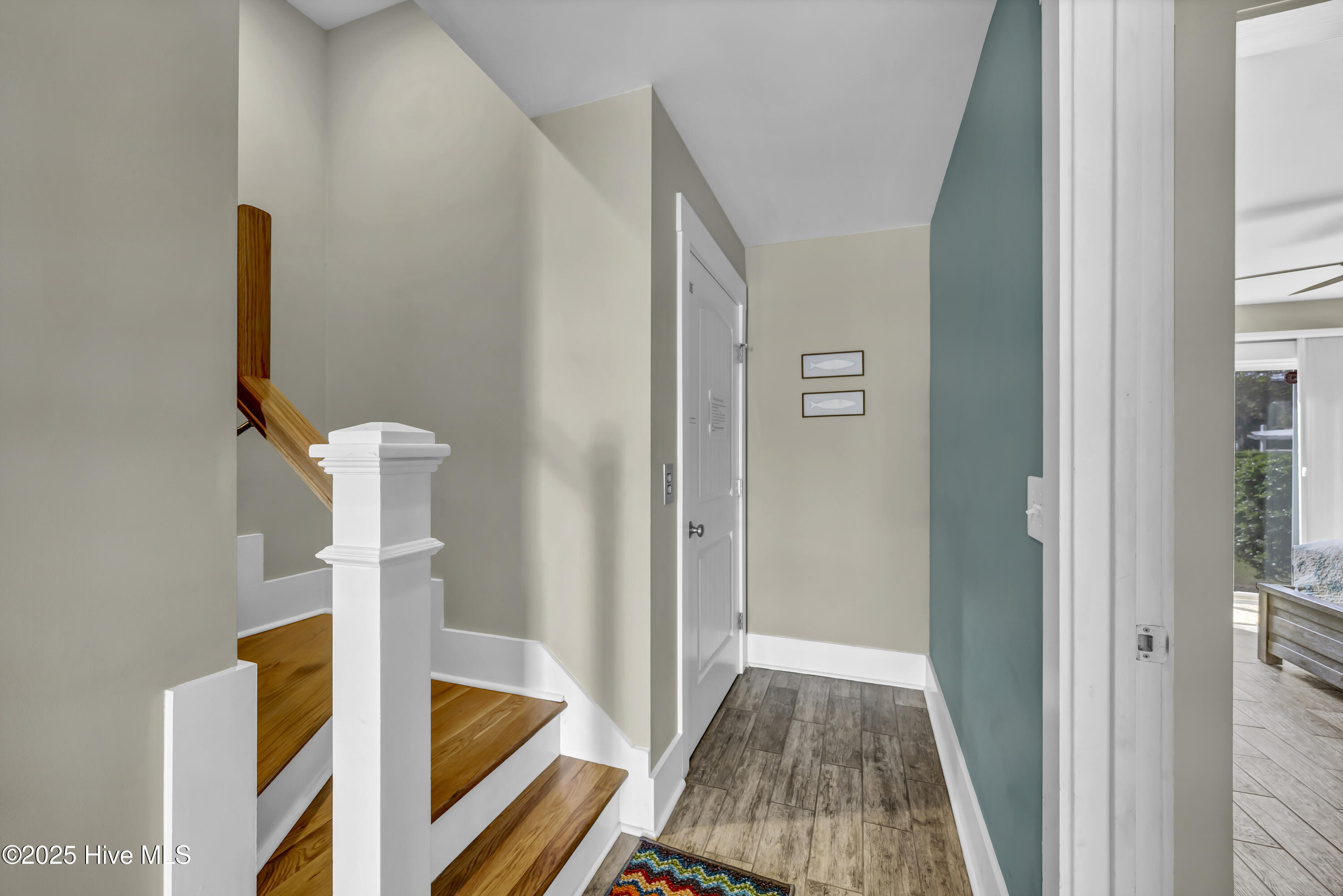 100535596 | Photo 27