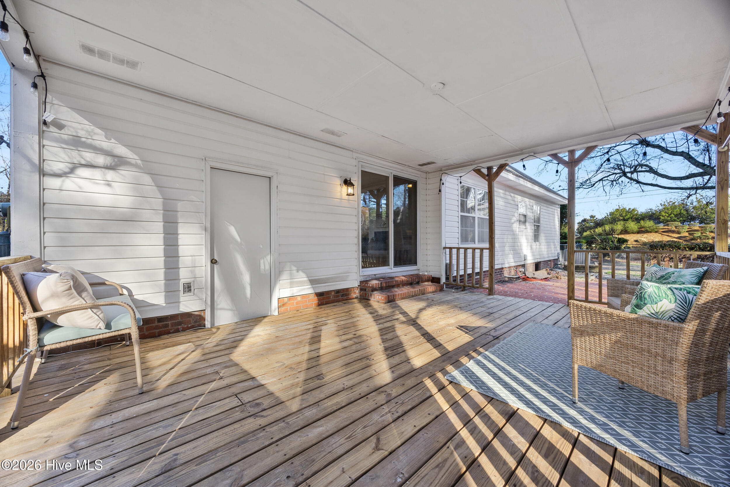 100557284 | Photo 30