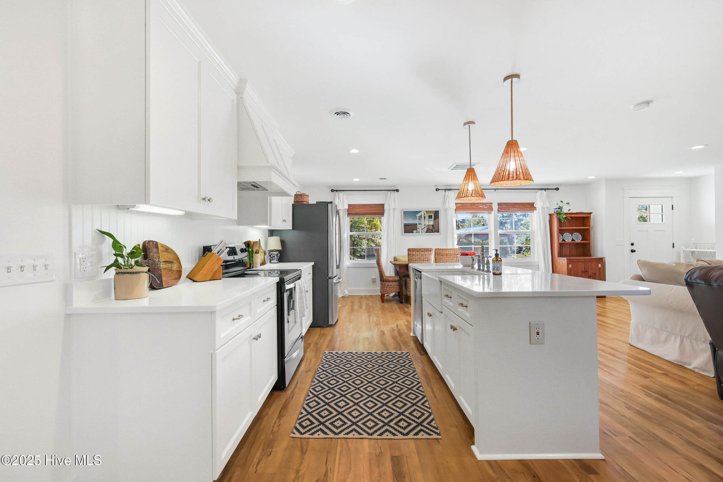 100545776 | Photo 14