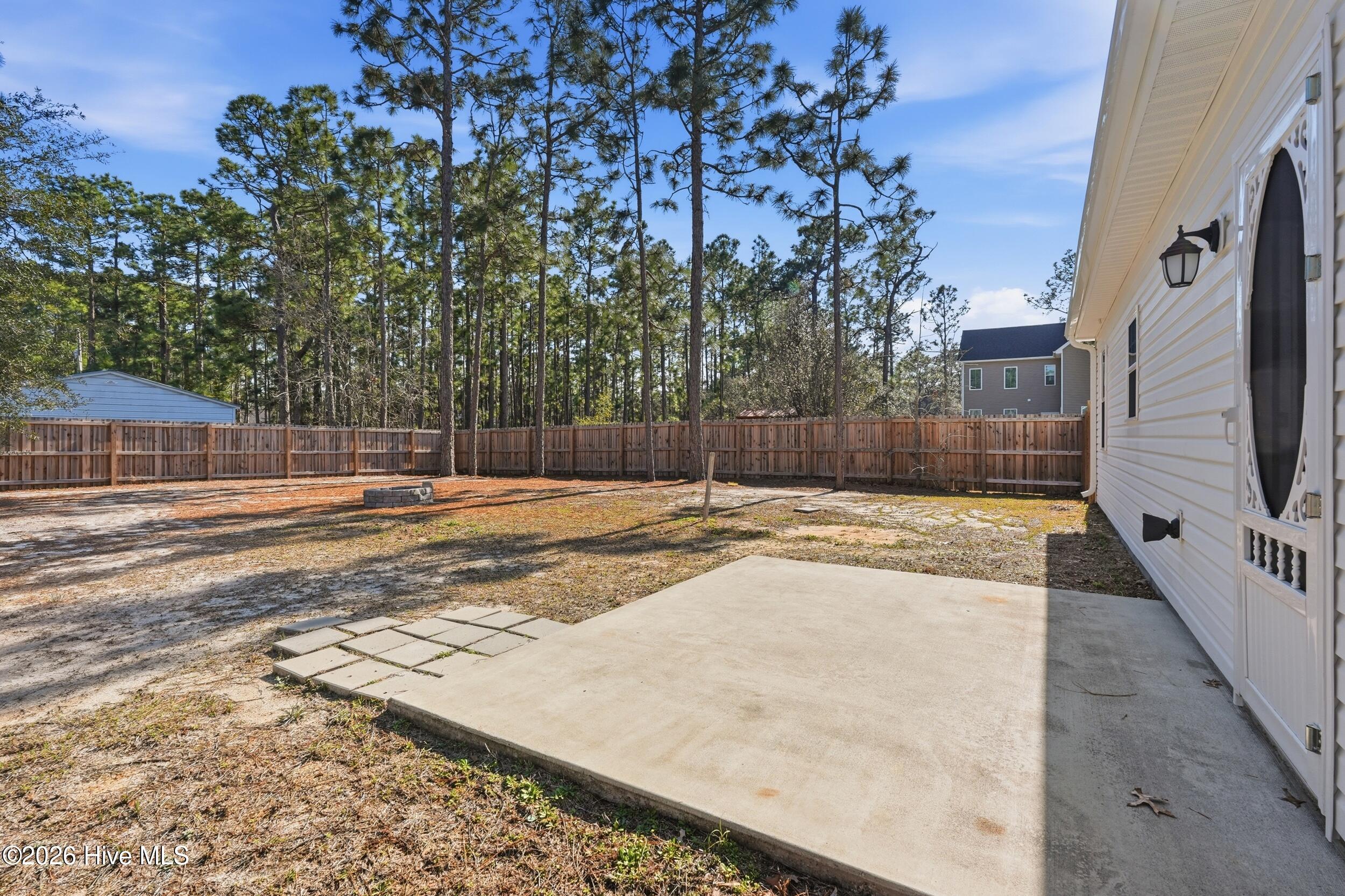 100560359 | Photo 26