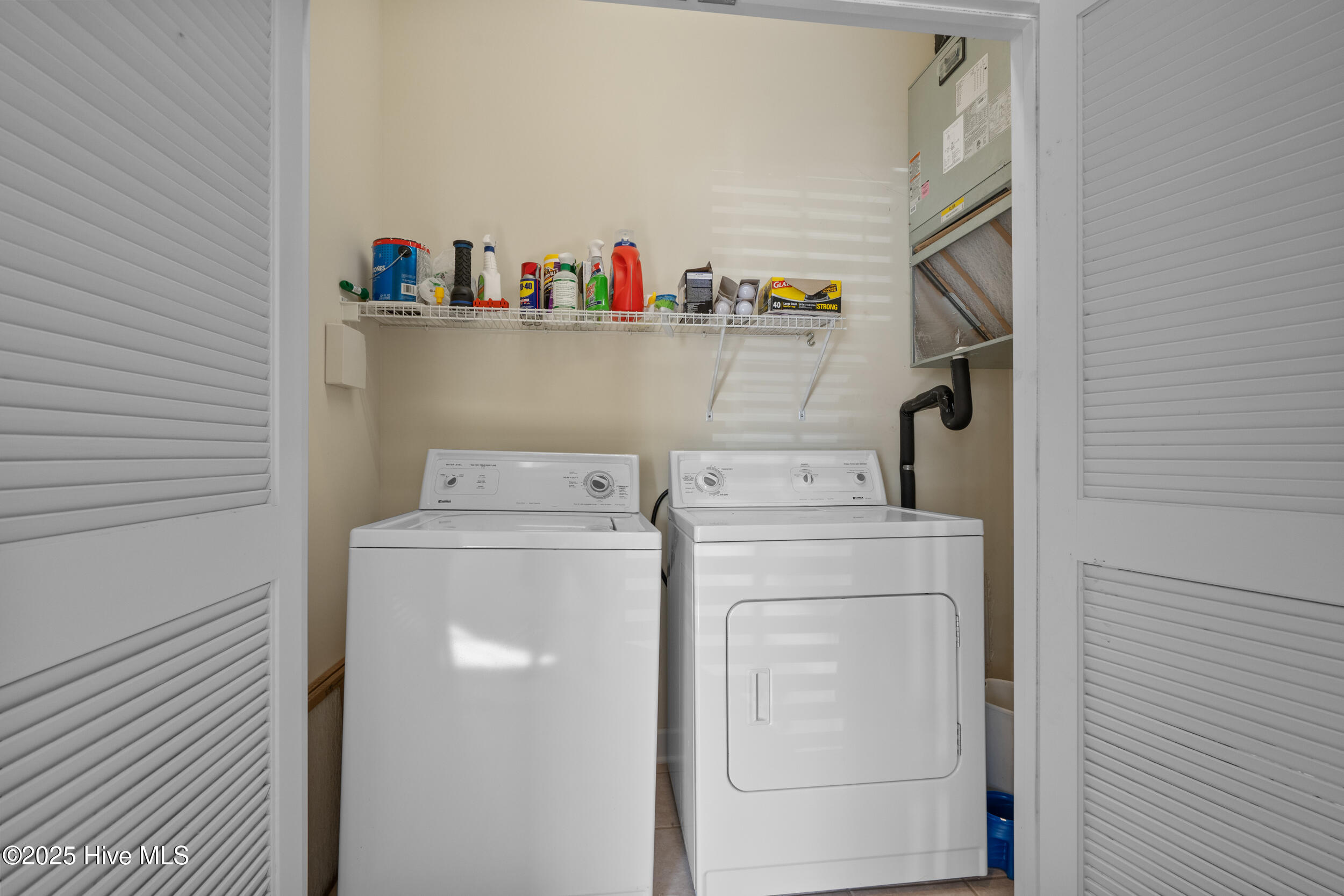 100536950 | Photo 27