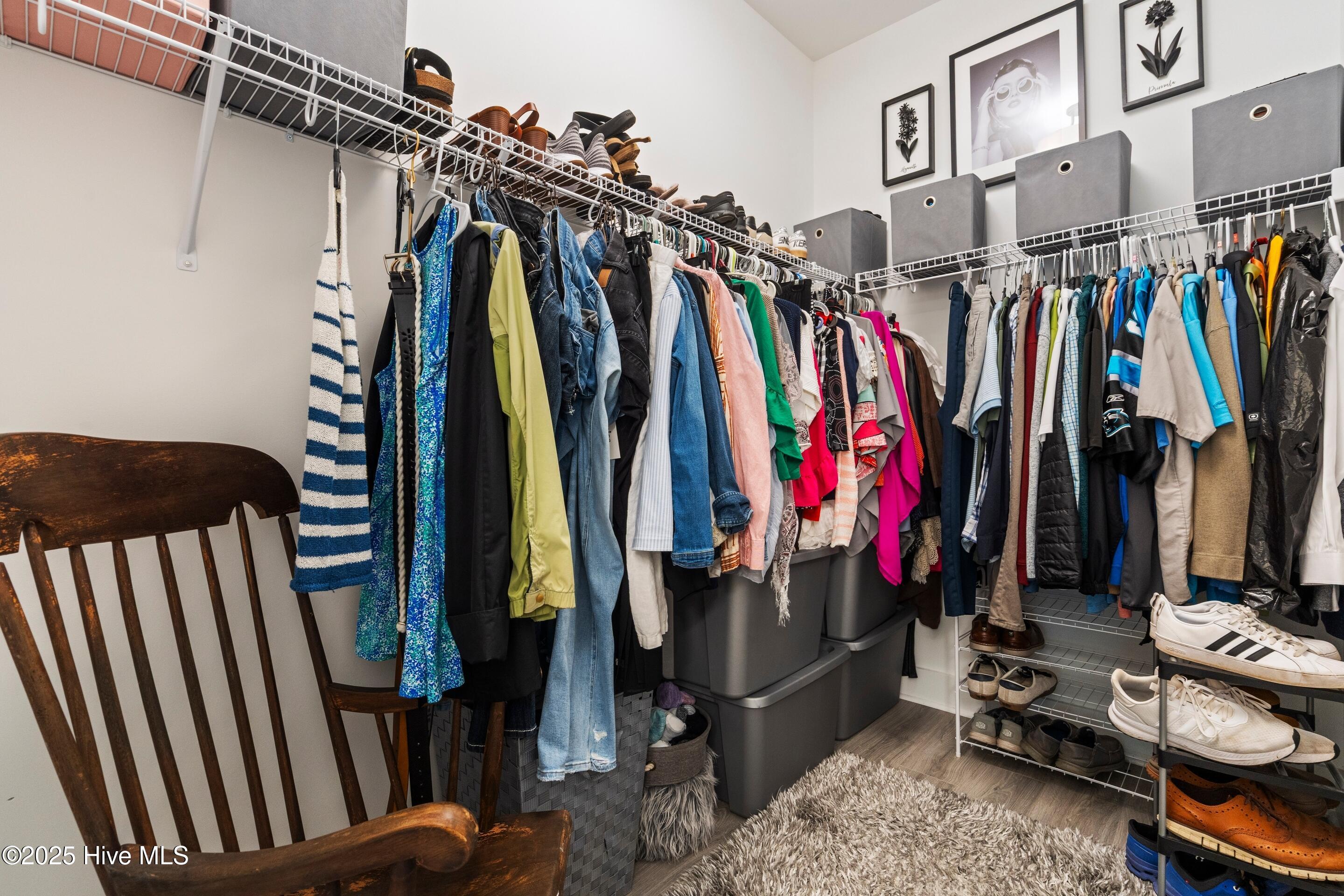 100525956 | Photo 35