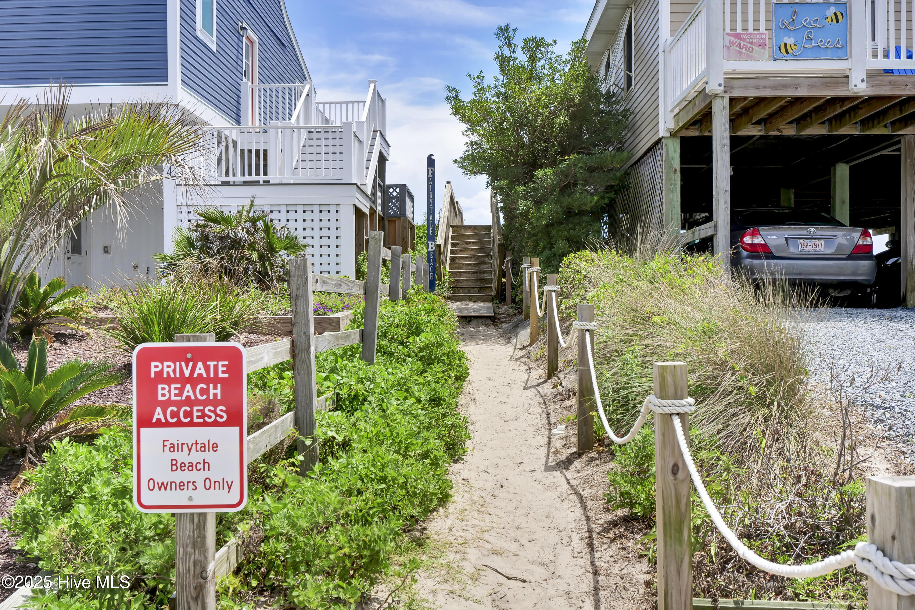 100521300 | Photo 11