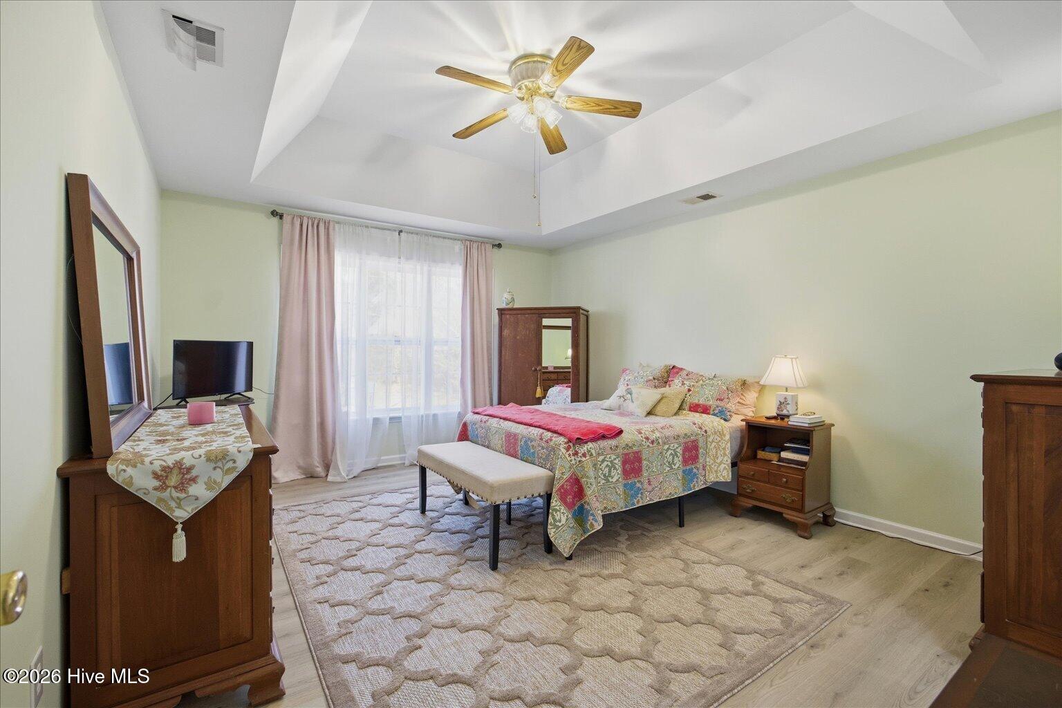 100558817 | Photo 26