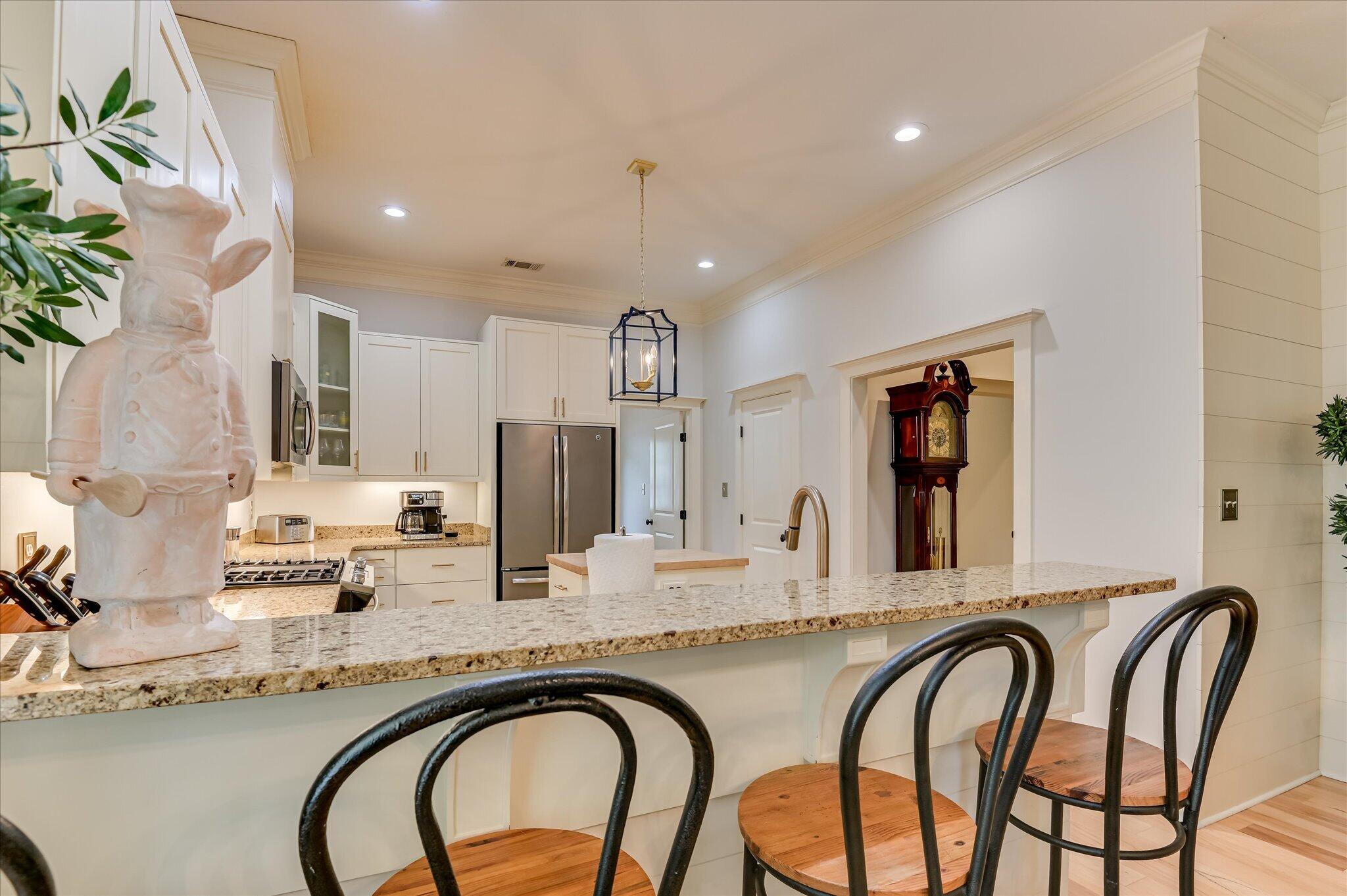 20-evans-ga-1006-mitchell-lane-kitchen -