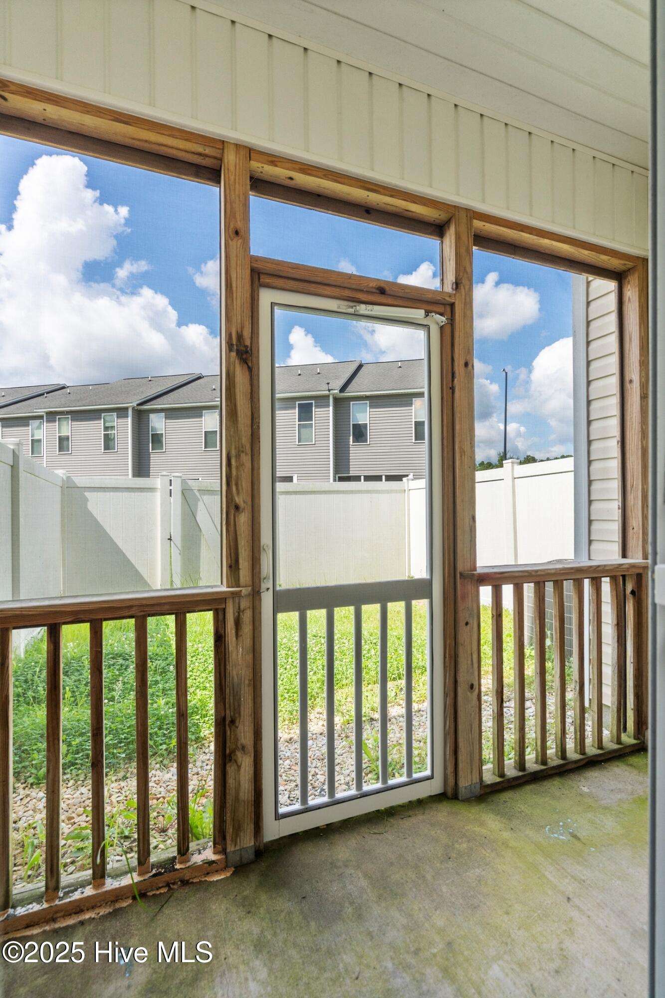 100525972 | Photo 31