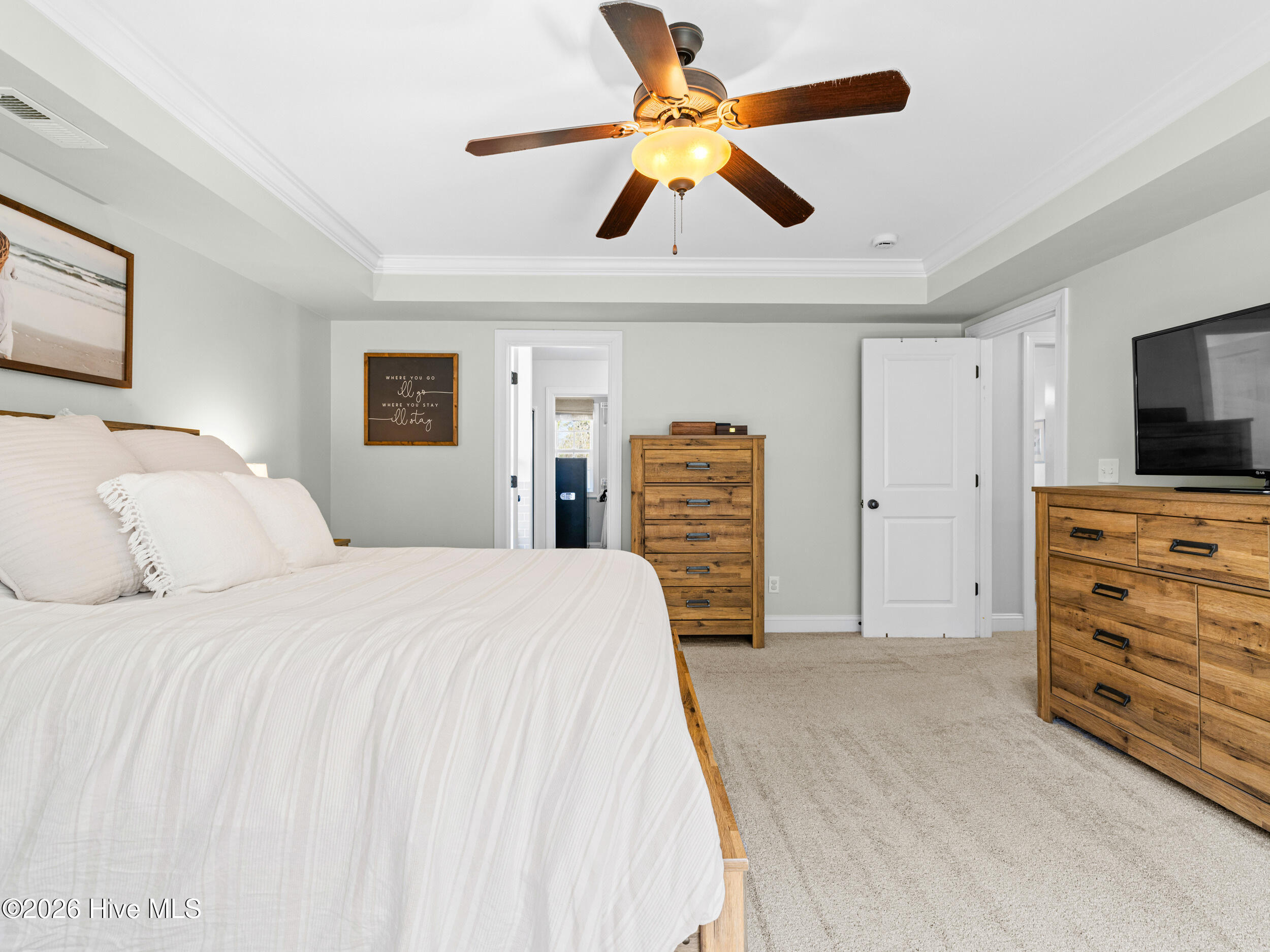 100566633 | Photo 44