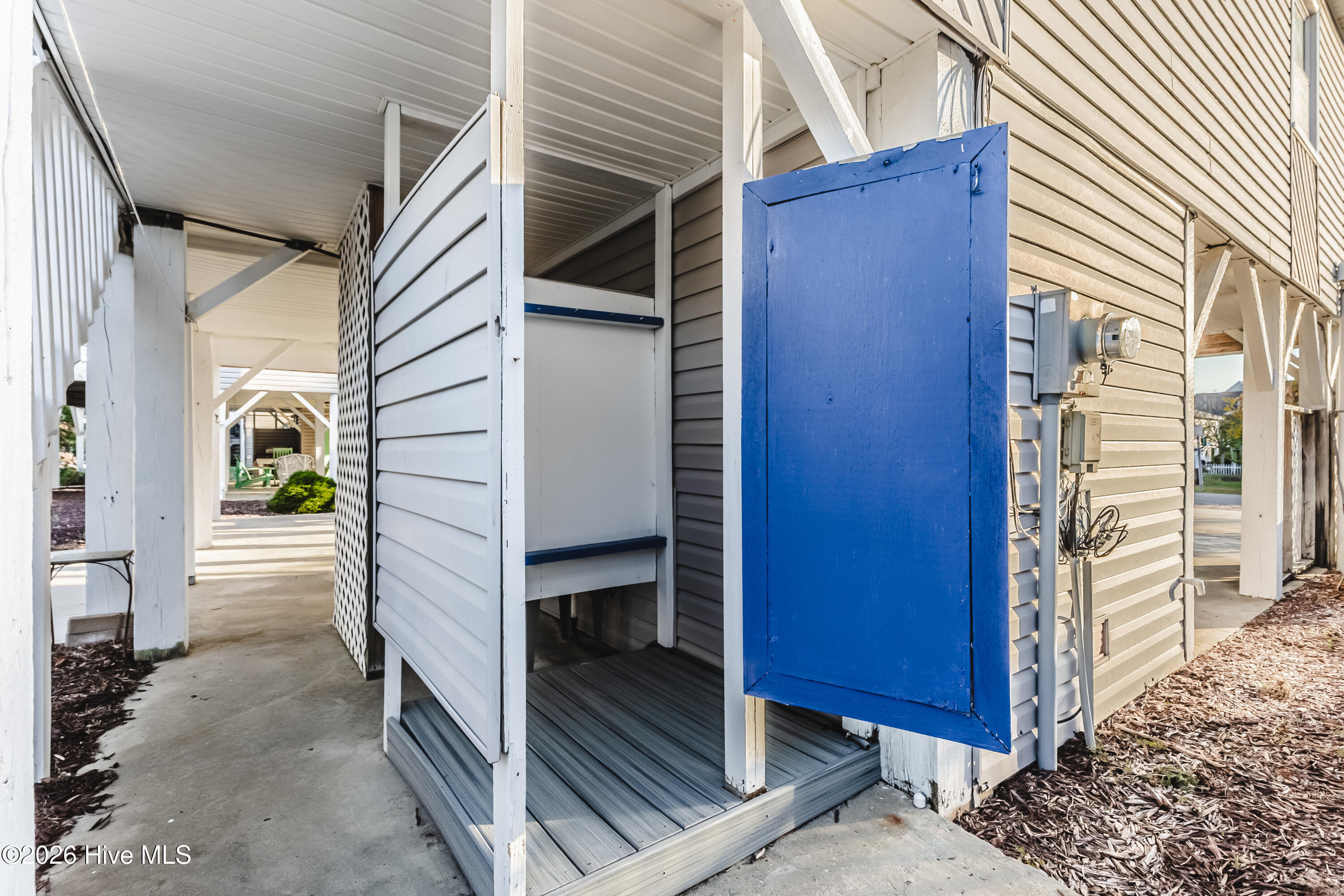 100563076 | Photo 28