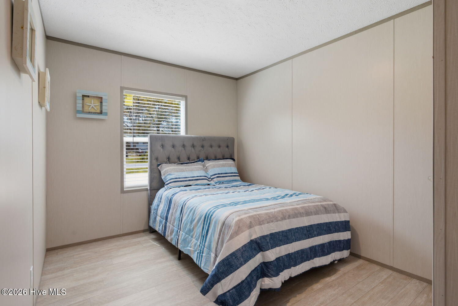 100563792 | Photo 32