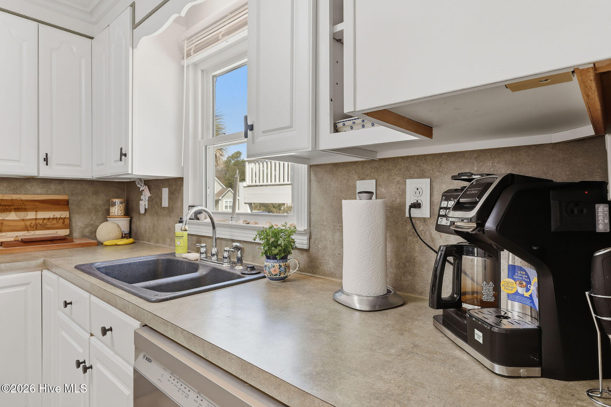 100564748 | Photo 27