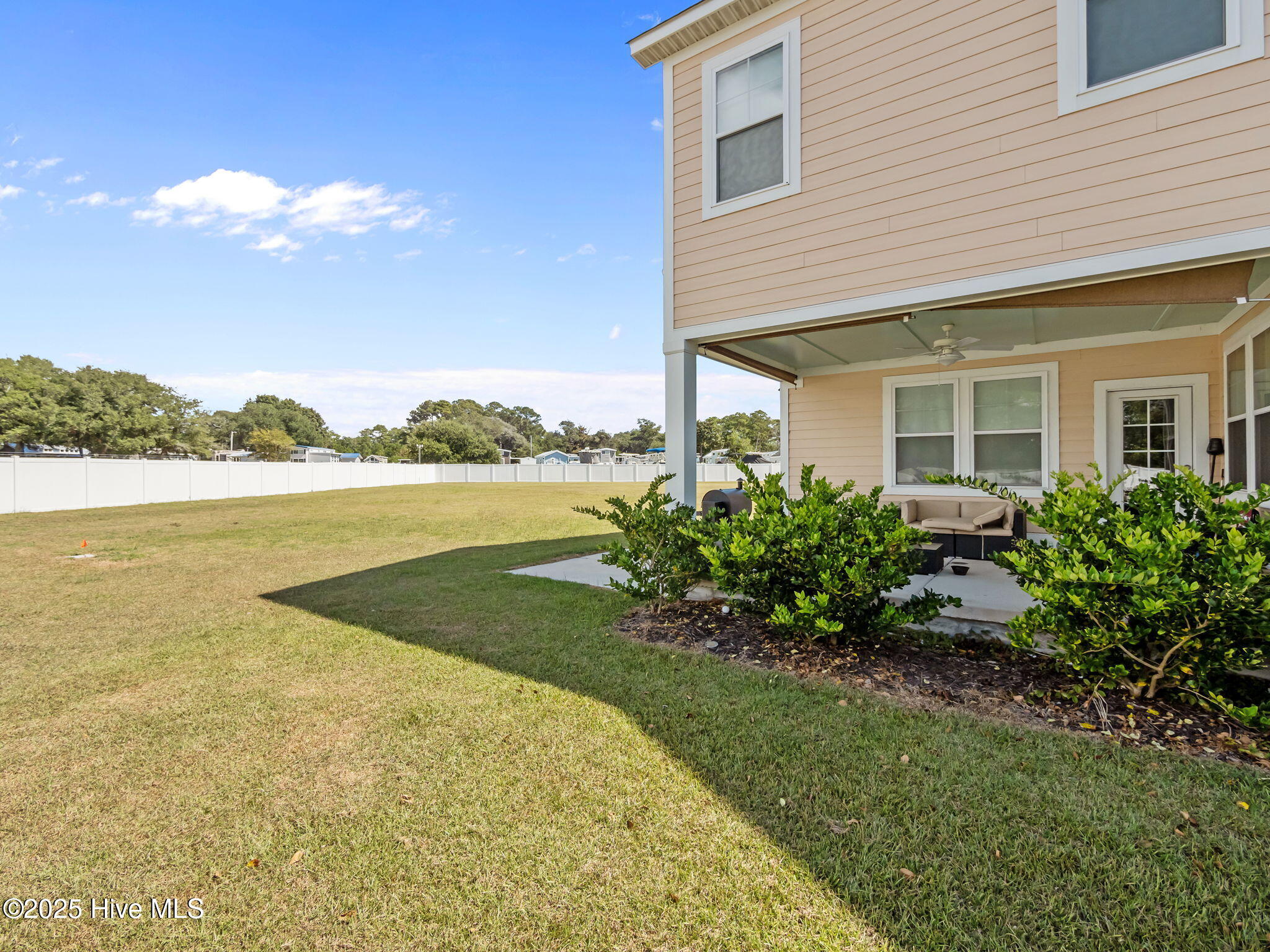 100534730 | Photo 47