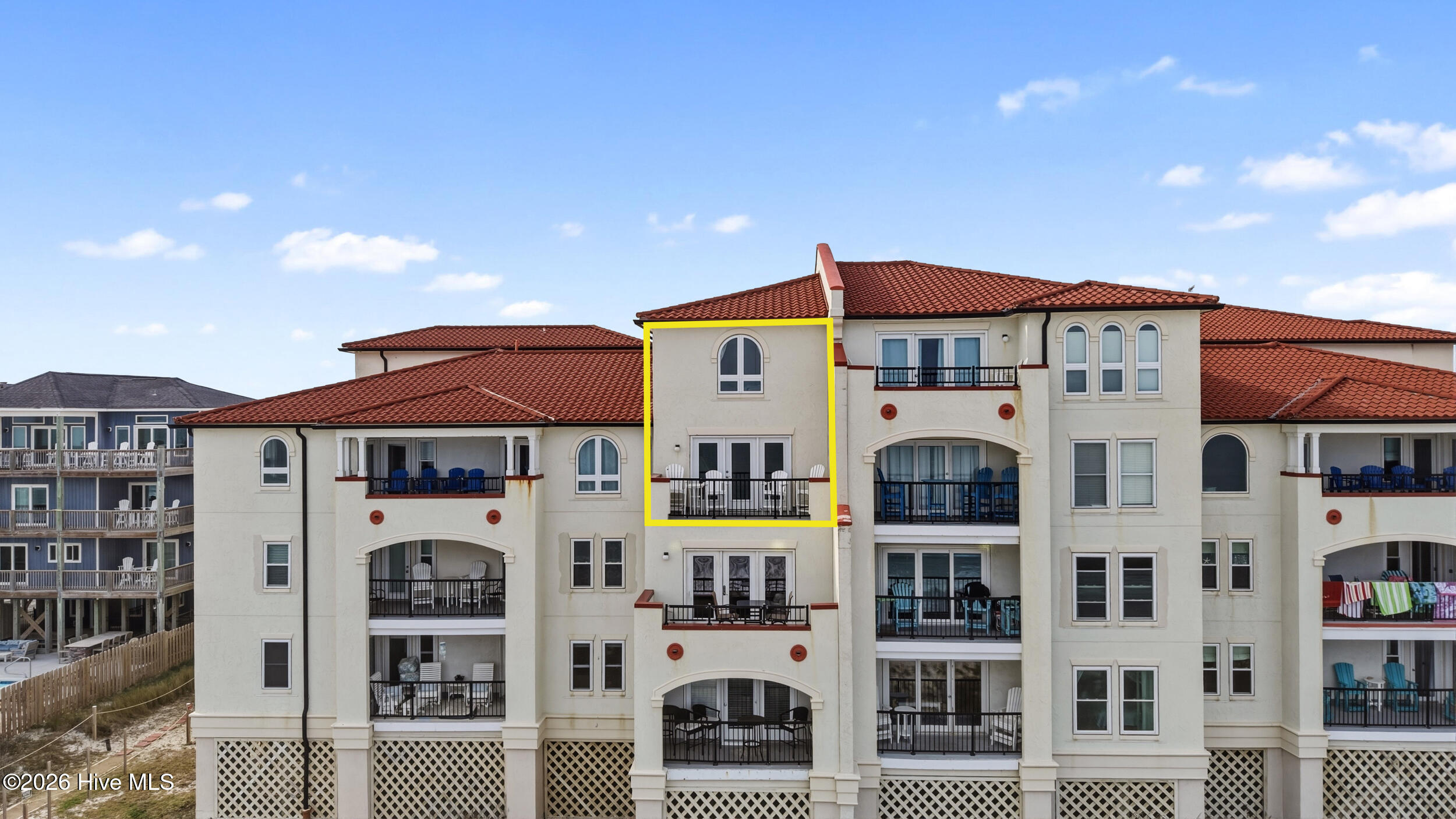 100566139 | Photo 51