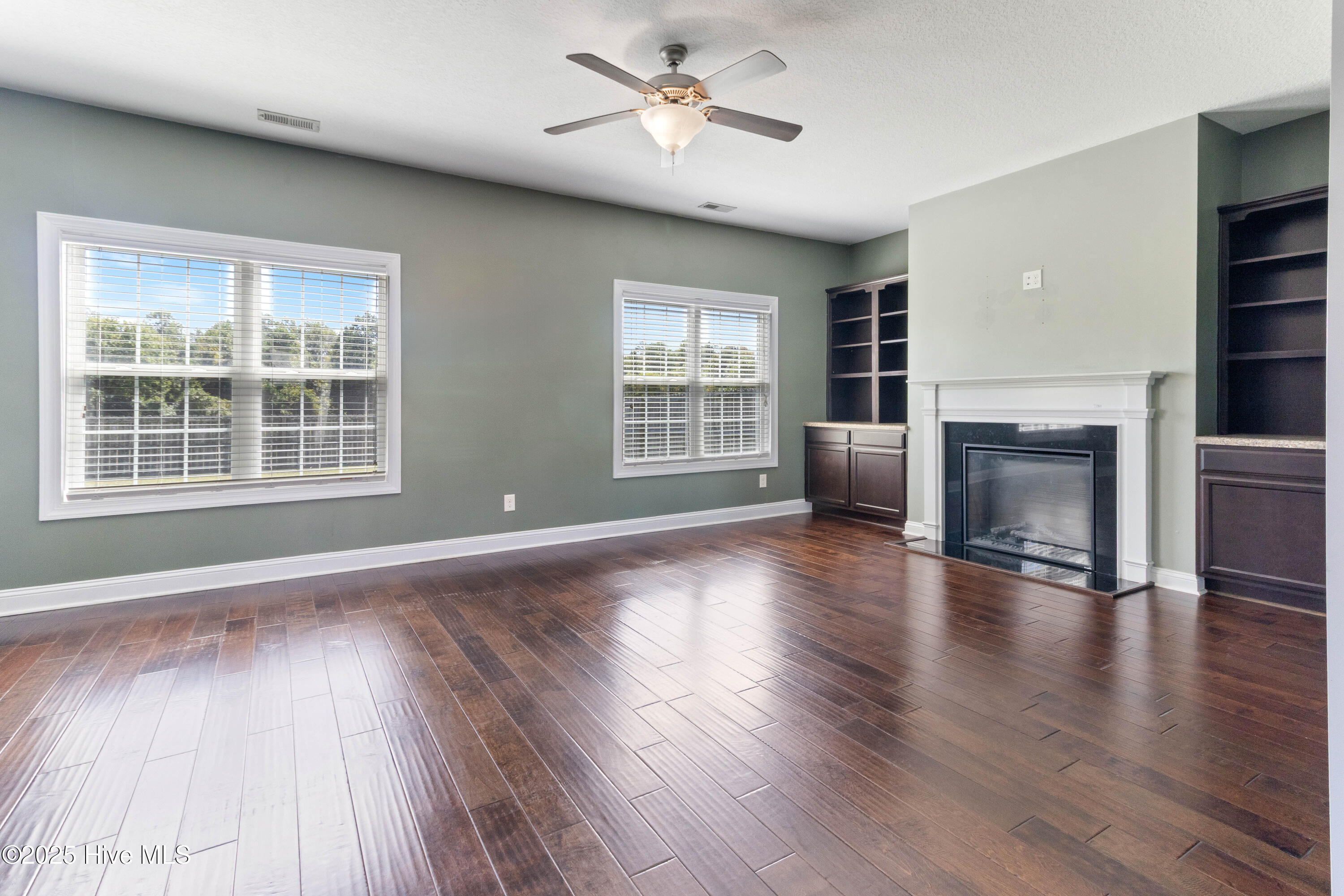 100528523 | Photo 15