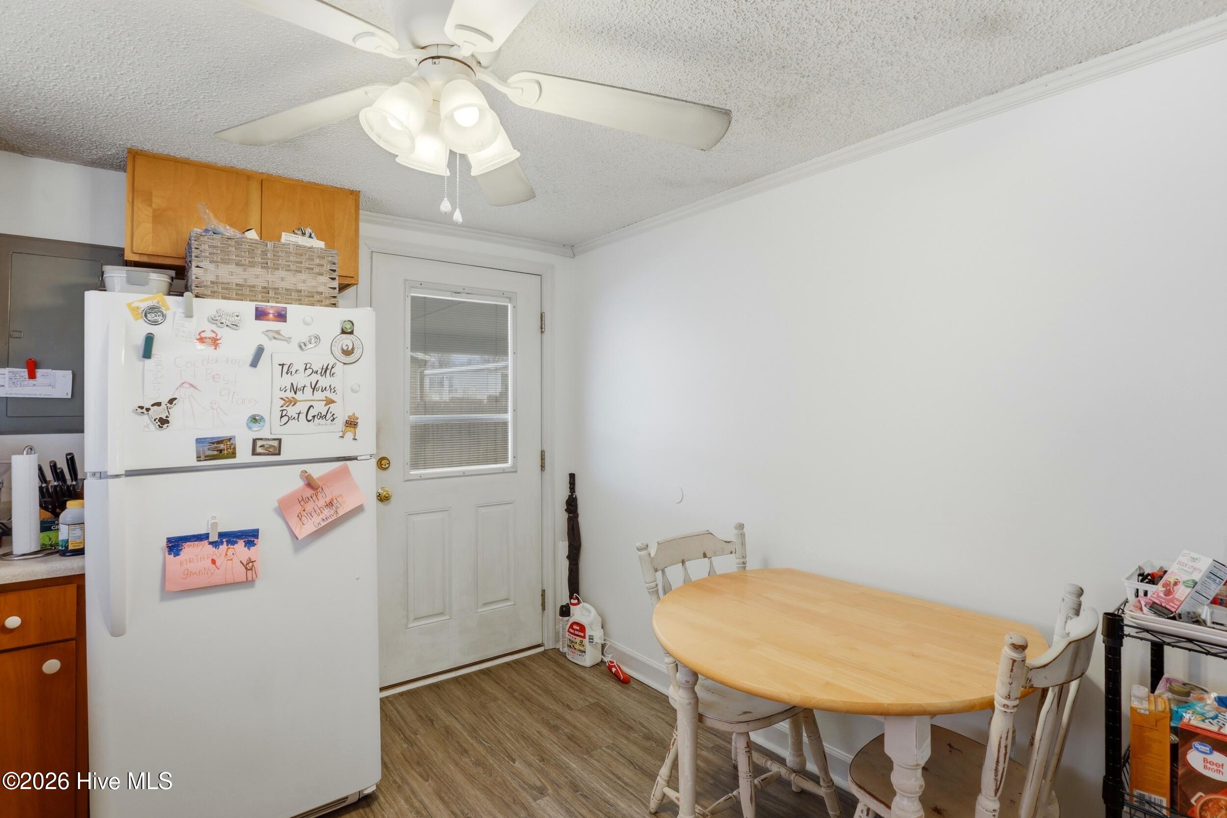 100561311 | Photo 60