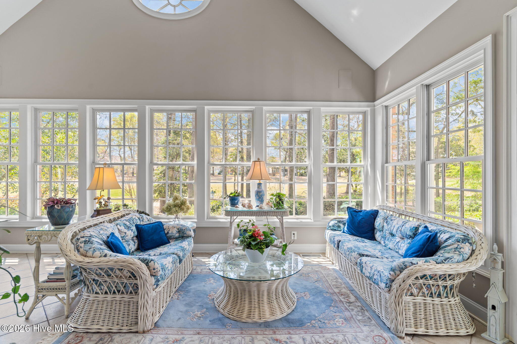 100564418 | Photo 28